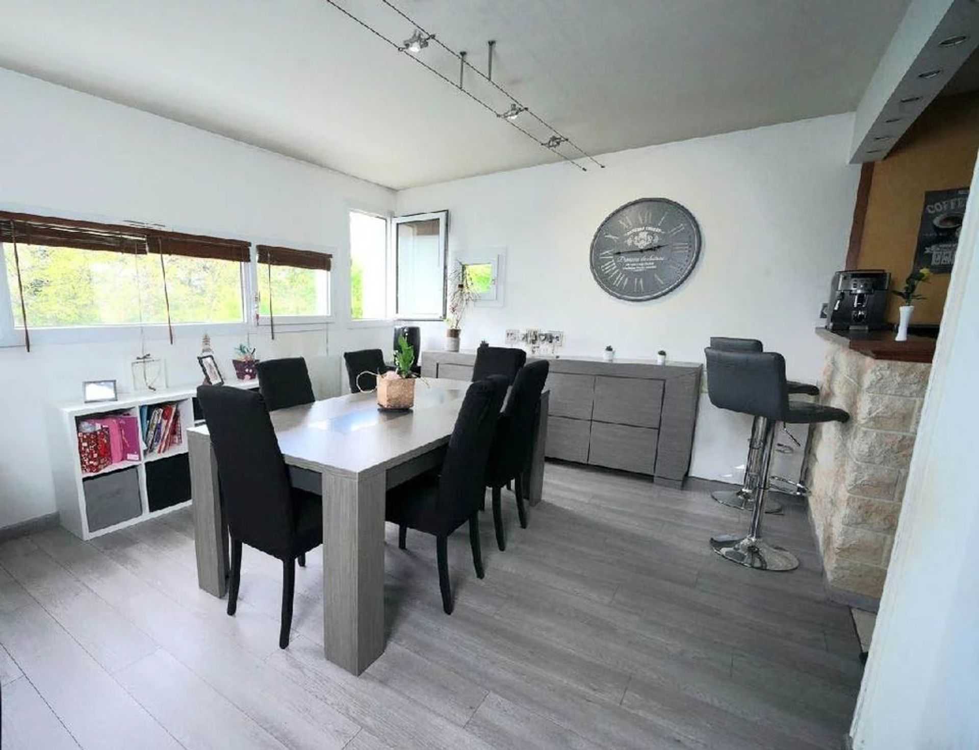 Condominium in Tours, Centre-Val de Loire 11936378