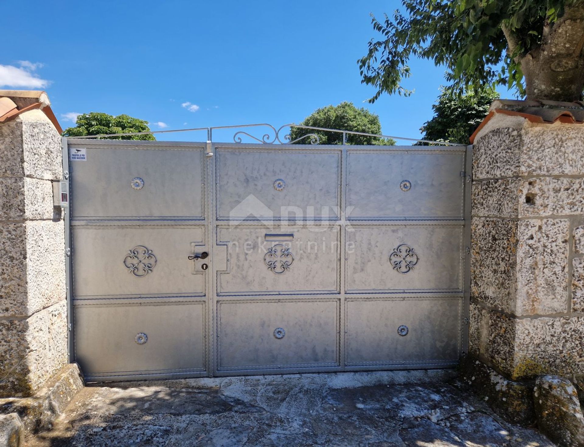 House in Svetvinčenat, Istria County 11936762