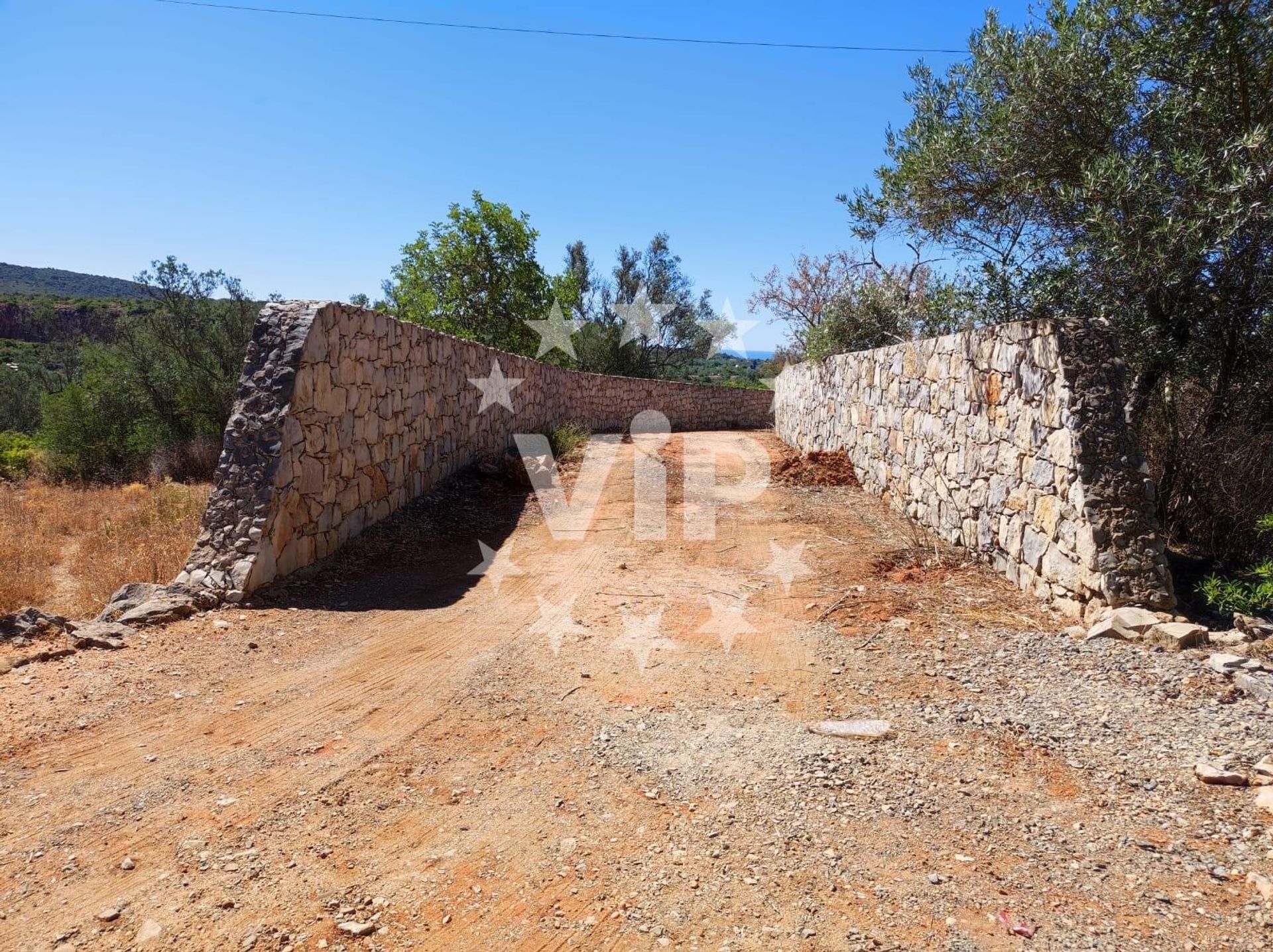 Land in Moncarapacho, Faro District 11936888