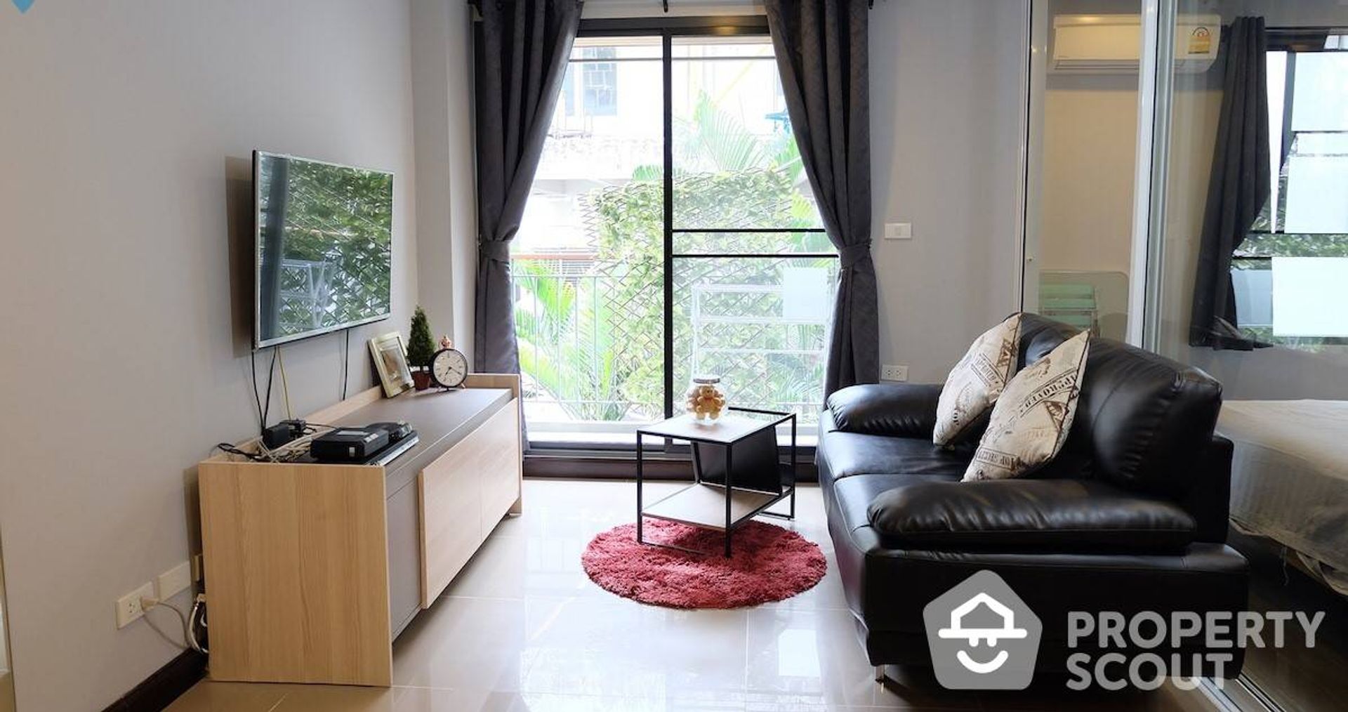 Condominium in Khlong Toei, Krung Thep Maha Nakhon 11937420