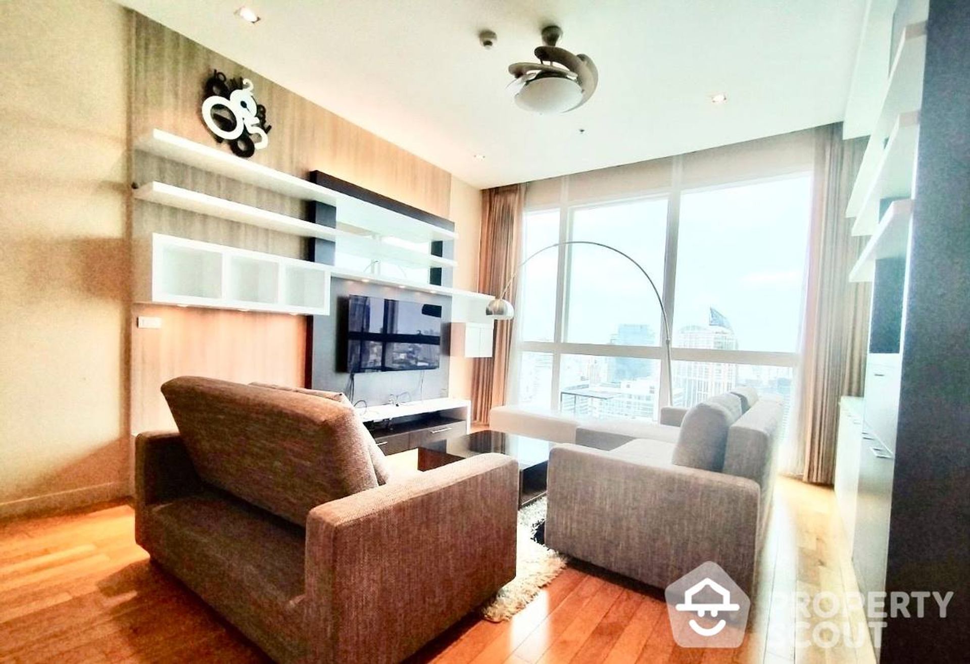 Condominium in Khlong Toei, Krung Thep Maha Nakhon 11937451