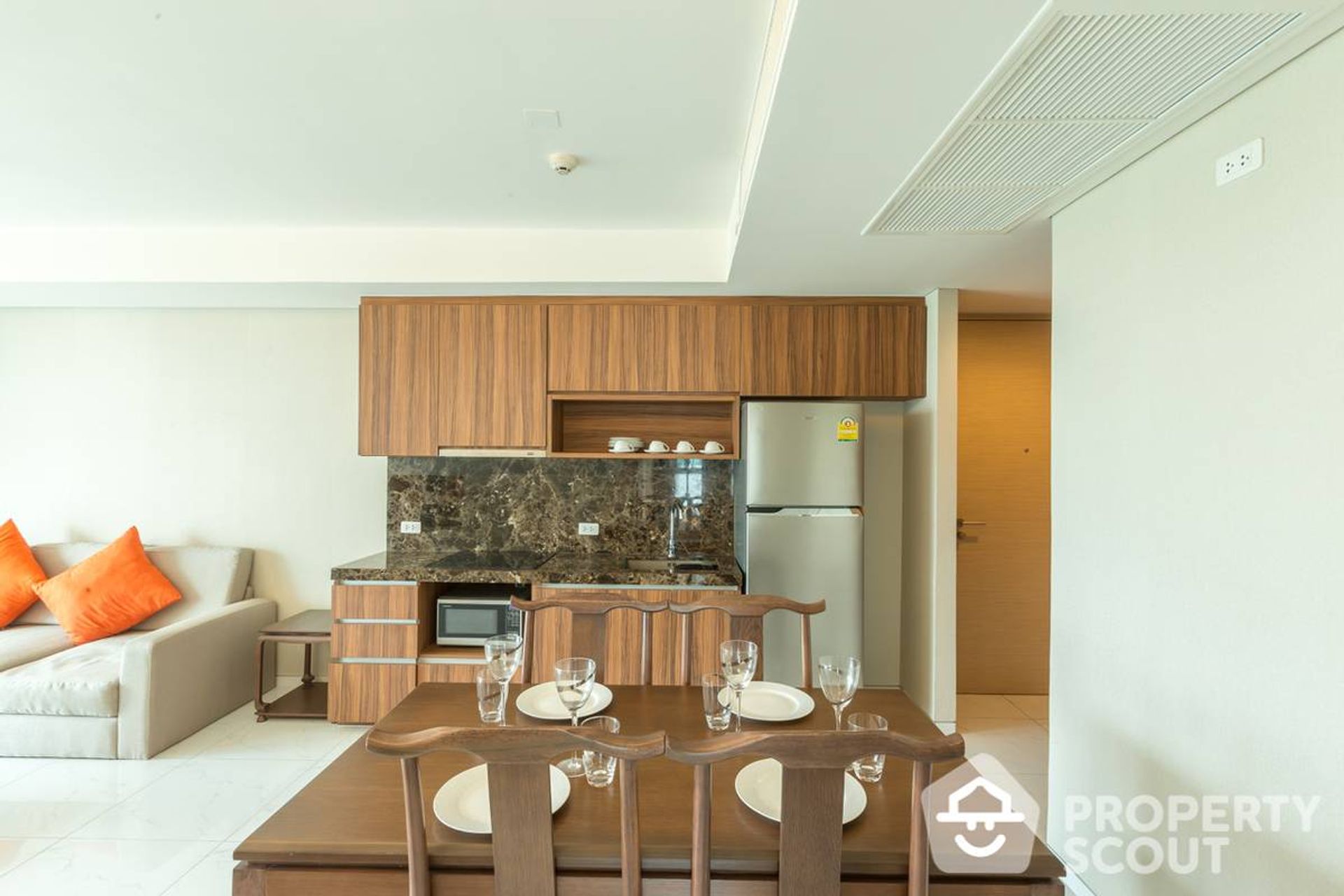 Condominium in Watthana, Krung Thep Maha Nakhon 11937460