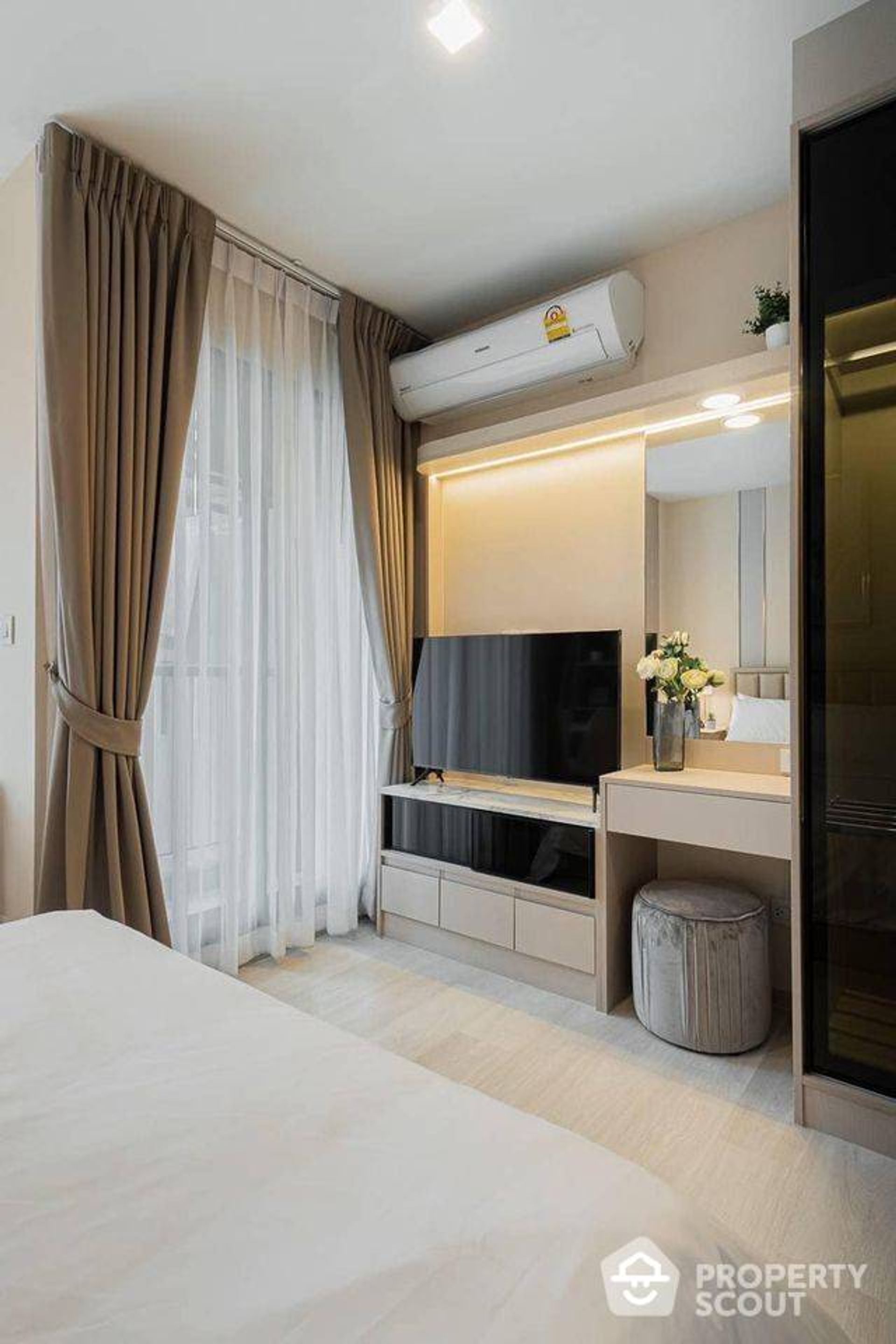 Condominium in Ratchathewi, Krung Thep Maha Nakhon 11937463