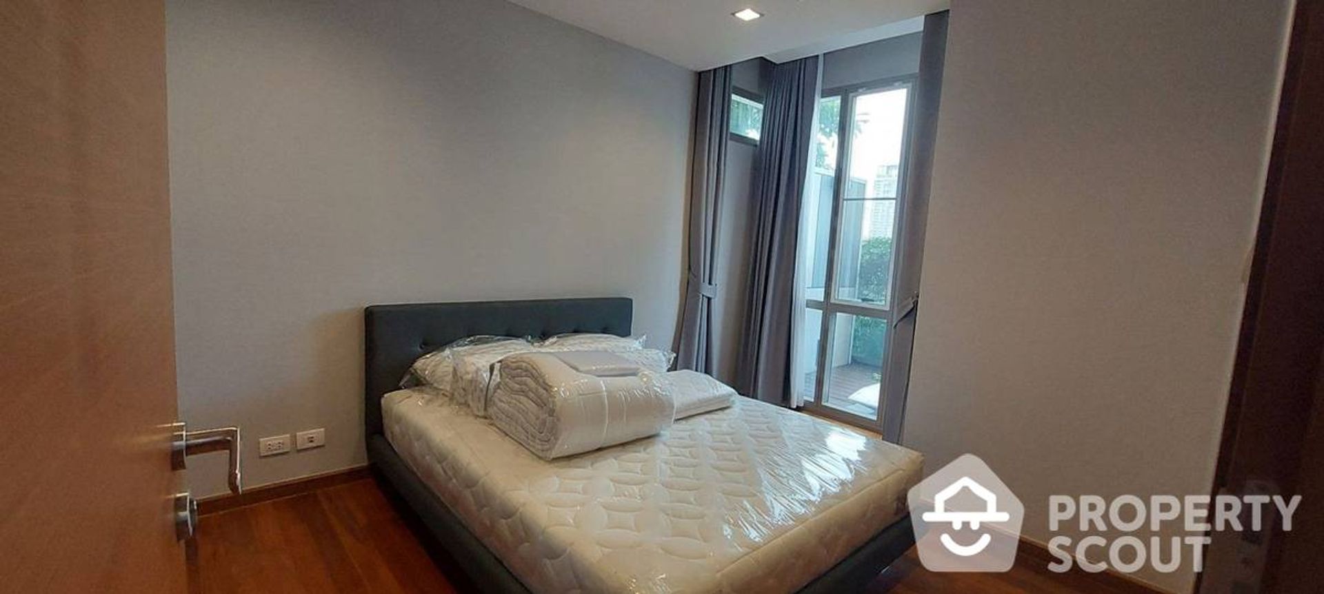 Condominio en Khlong Toei, Krung Thep Maha Nakhon 11937560