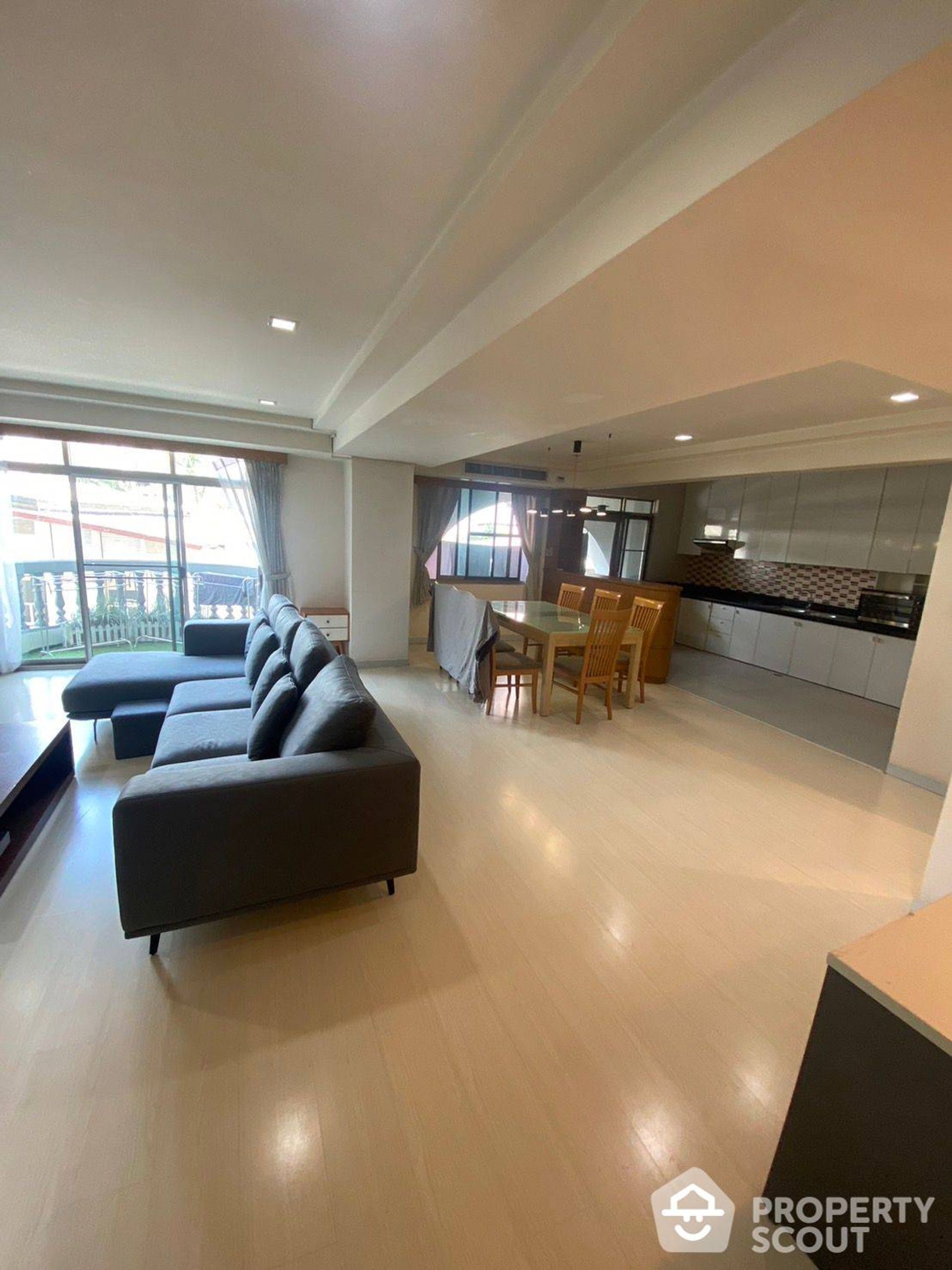 Condominium in Watthana, Krung Thep Maha Nakhon 11937726