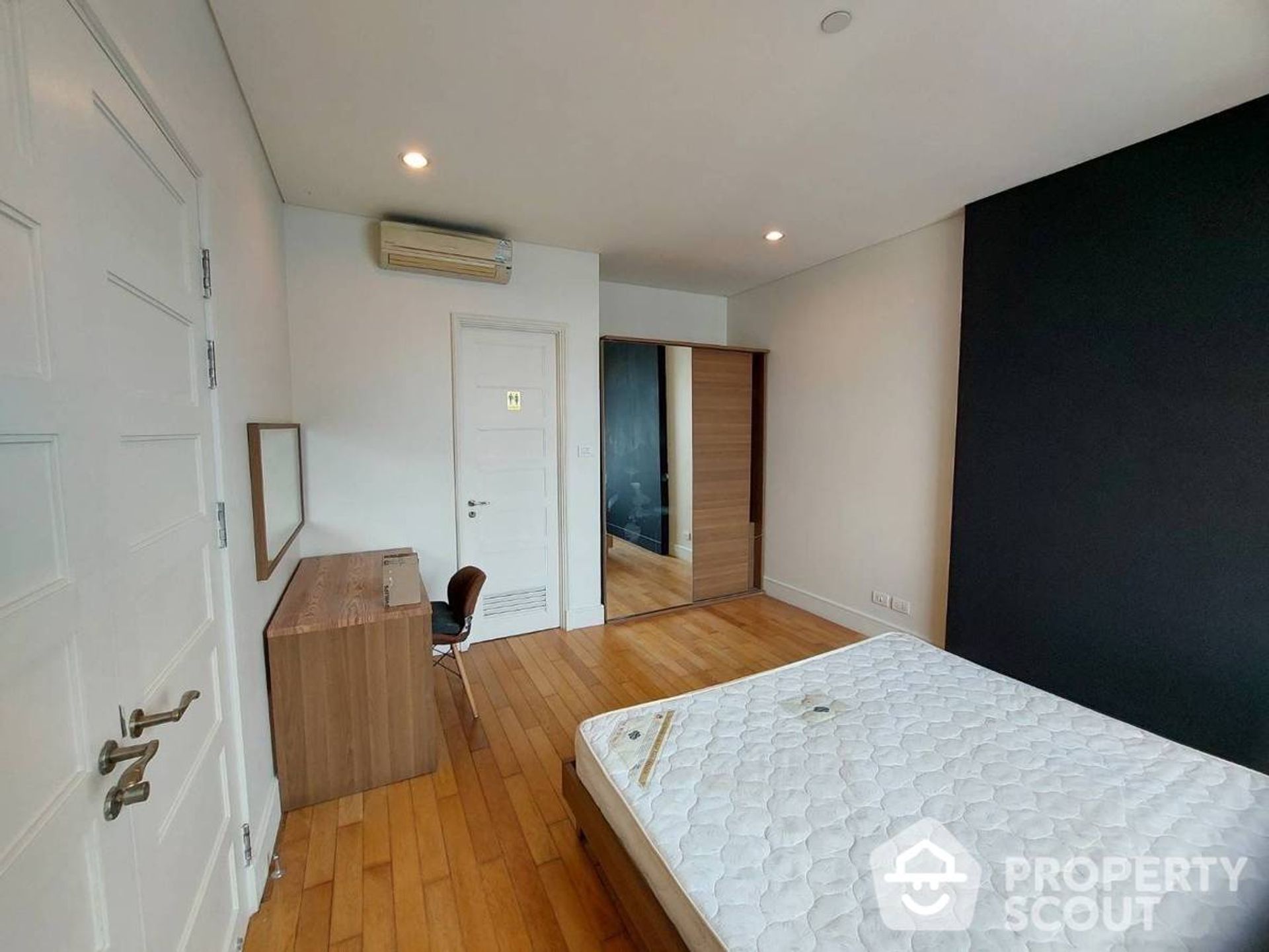 Condominio en Khlong Toei, Krung Thep Maha Nakhon 11937916