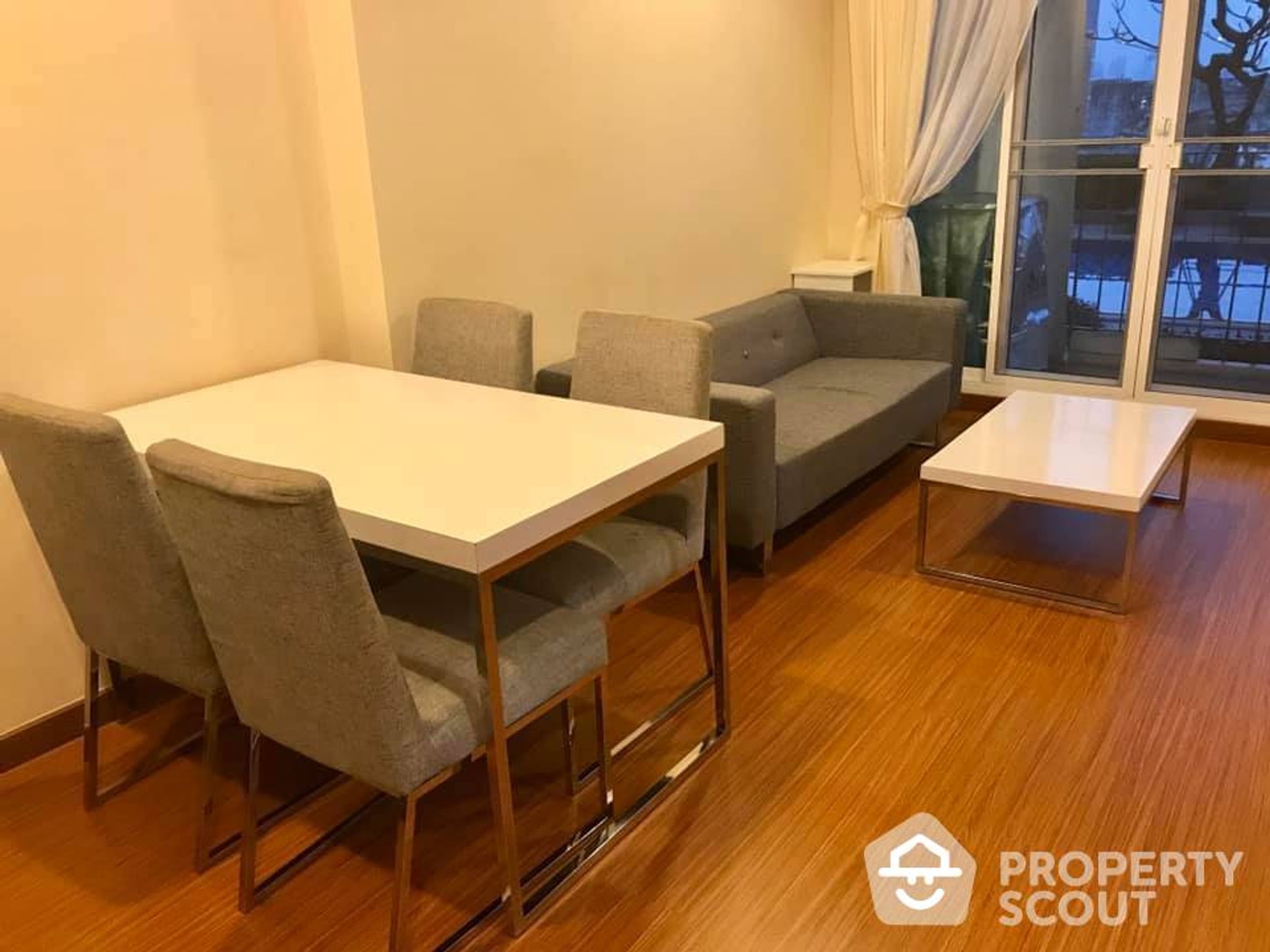 Condominium in Phra Khanong, Krung Thep Maha Nakhon 11938026