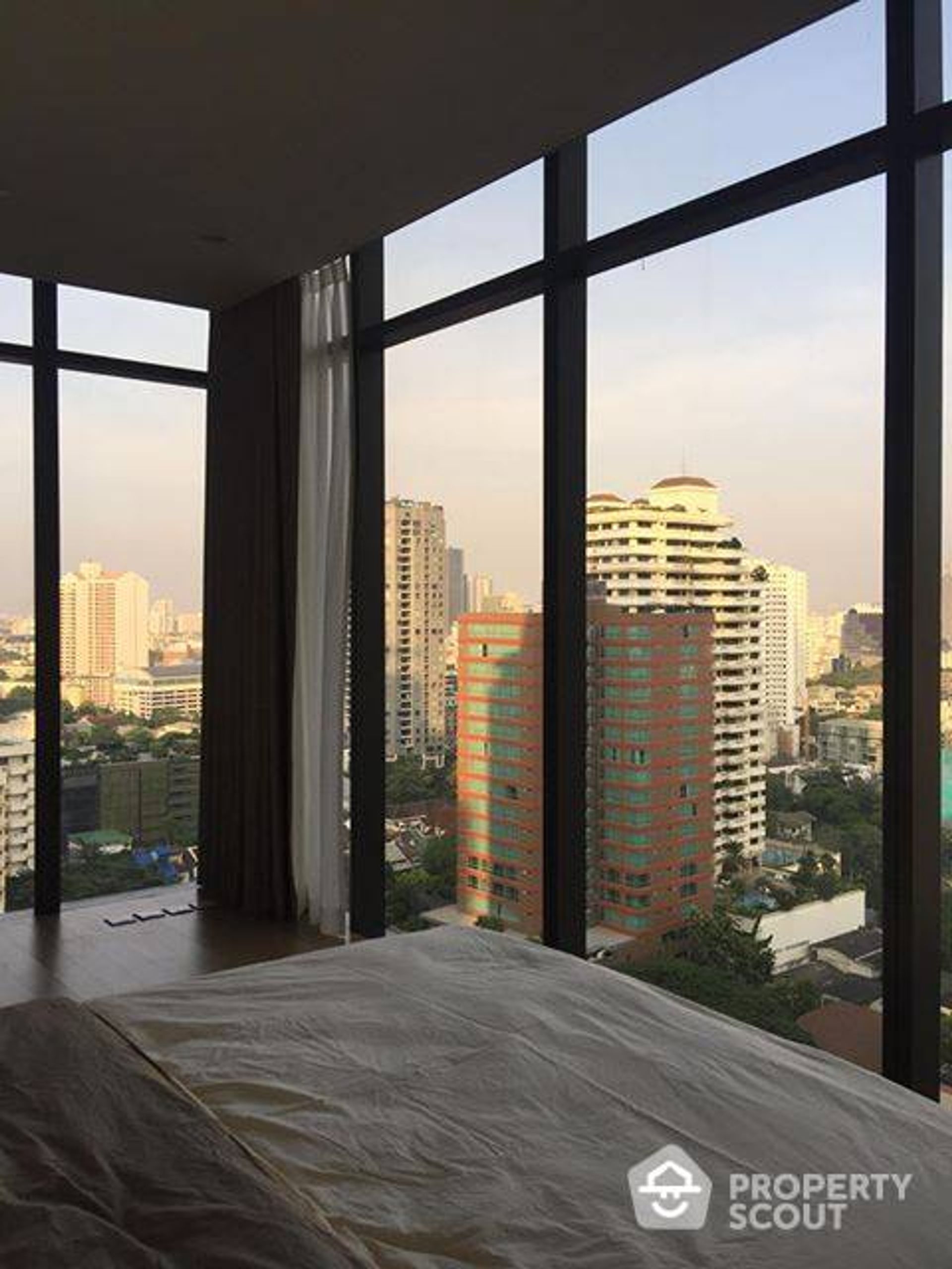 Condominio en Khlong Toei, Krung Thep Maha Nakhon 11938053