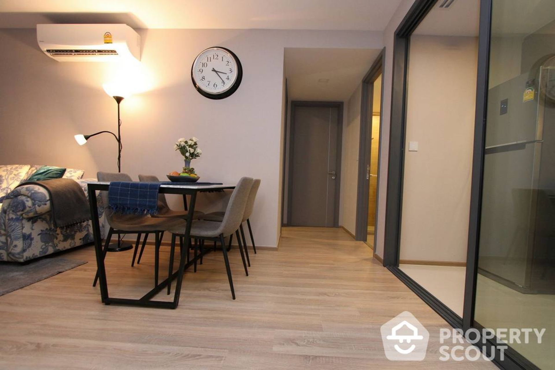 Condominium in Watthana, Krung Thep Maha Nakhon 11938122