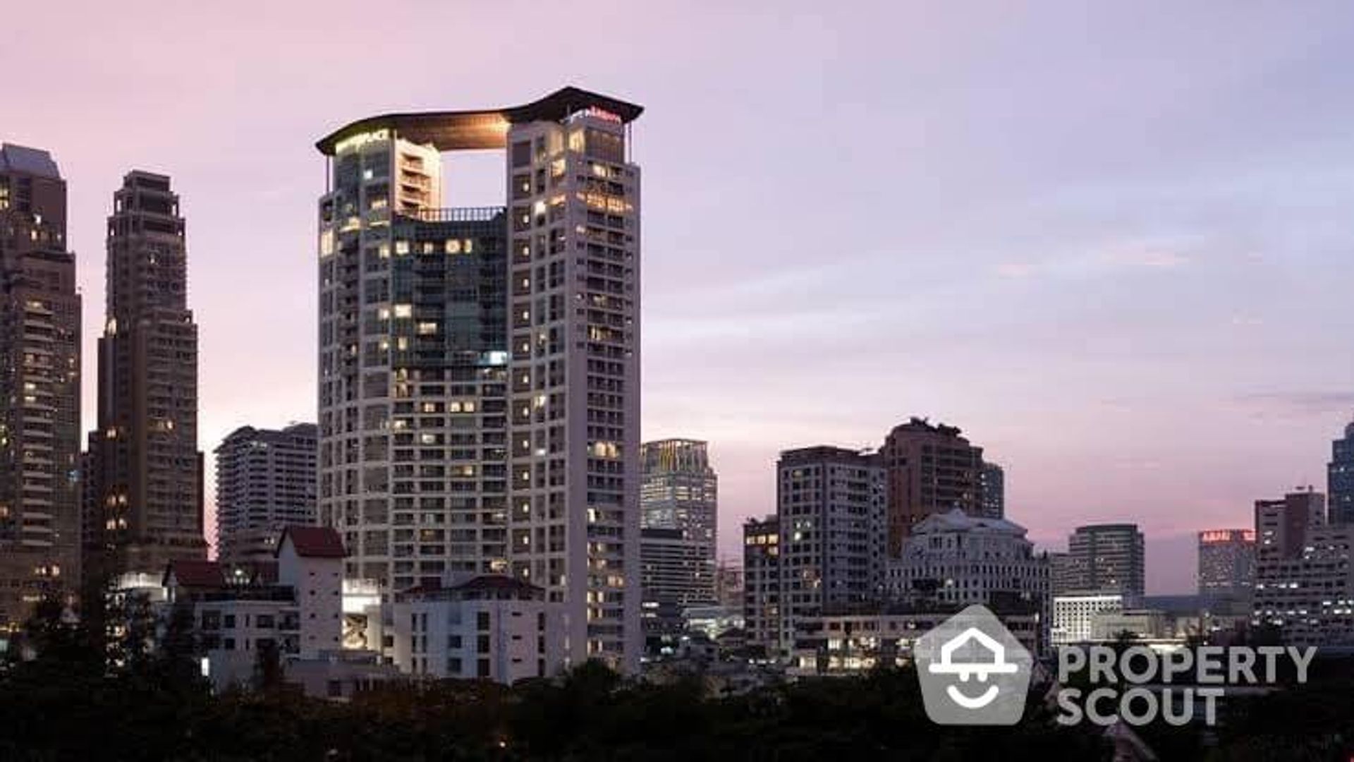 Condominium in Pathum Wan, Krung Thep Maha Nakhon 11938771