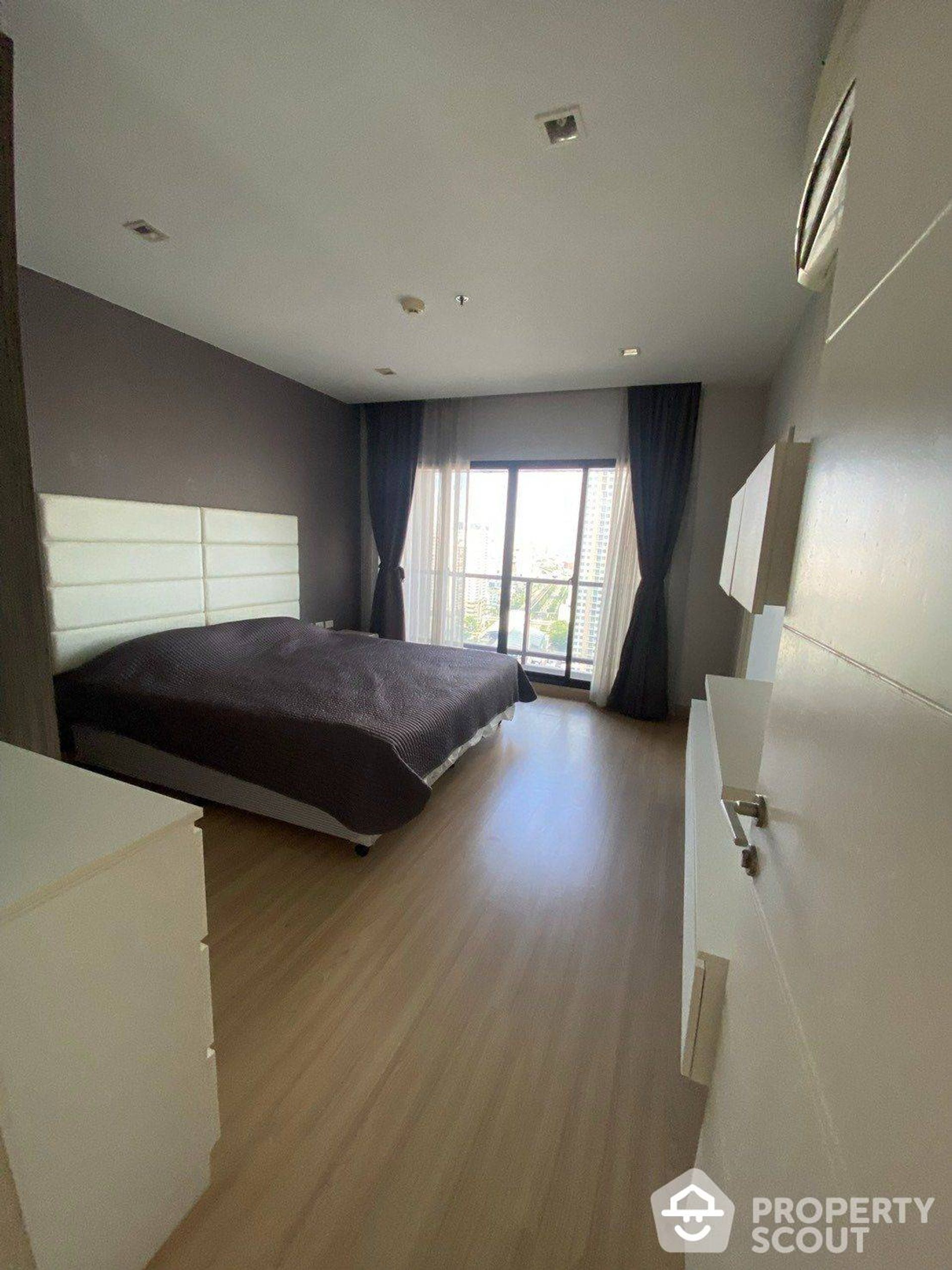 Condominium in Godown, Krung Thep Maha Nakhon 11938936