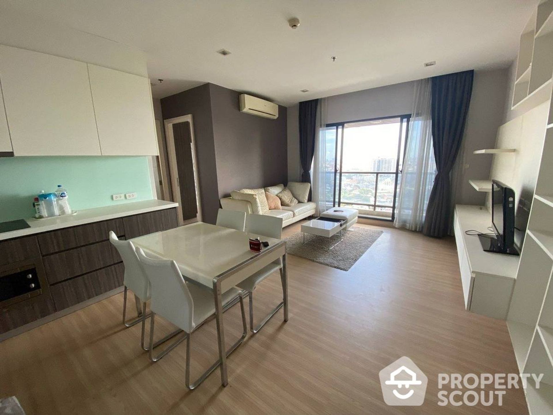 Condominium in Godown, Krung Thep Maha Nakhon 11938936