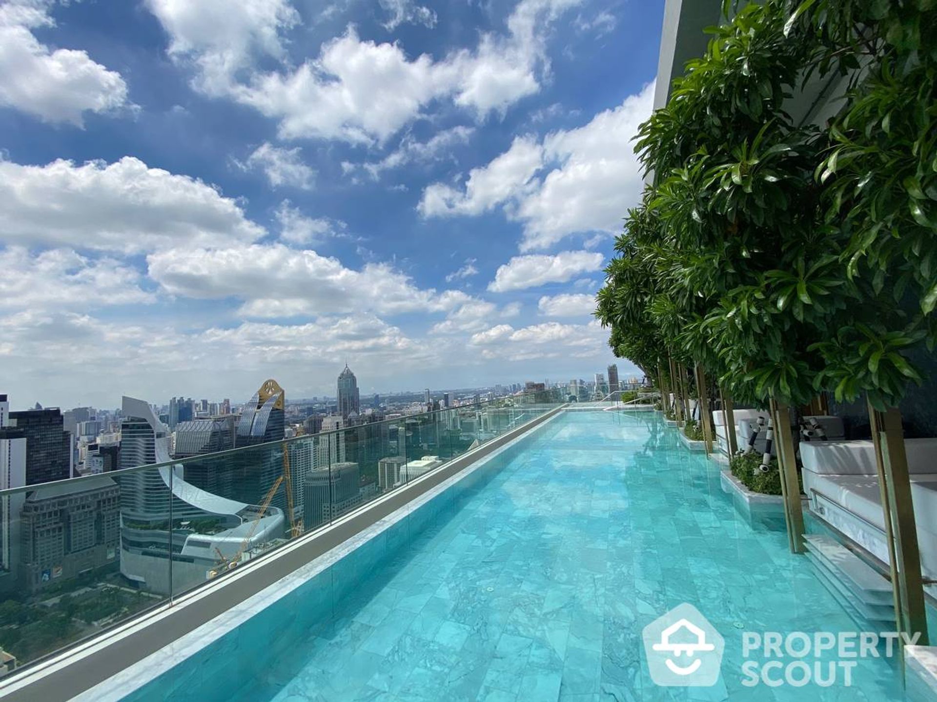 Condominium in Ratchathewi, Krung Thep Maha Nakhon 11939223