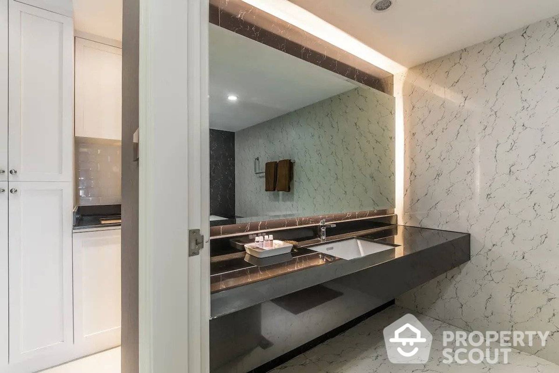 Condominium in Samphanthawong, Krung Thep Maha Nakhon 11939259