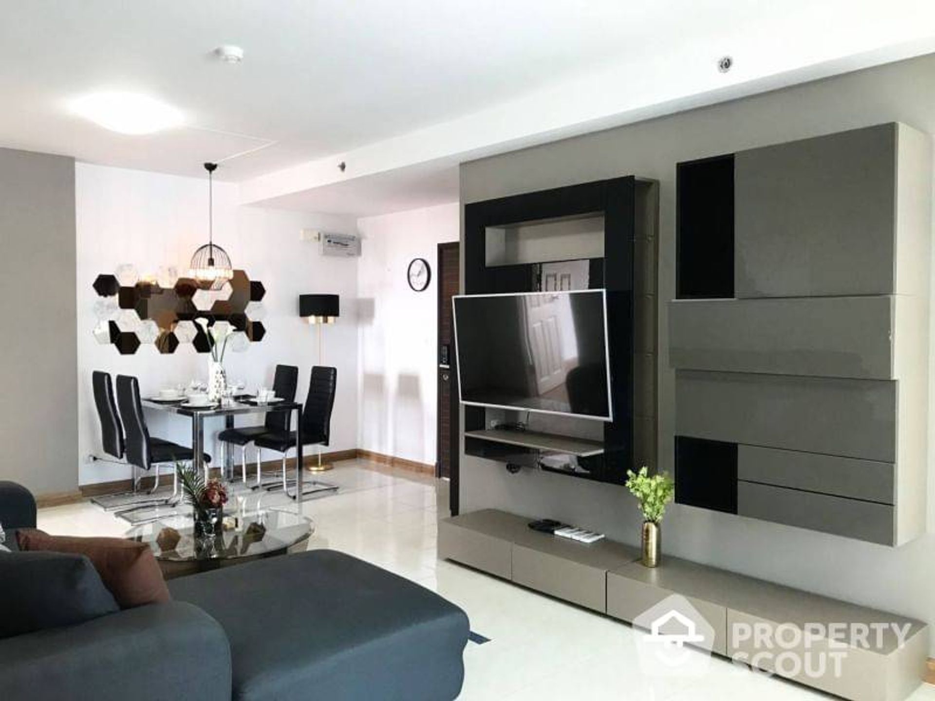 Condominium in Watthana, Krung Thep Maha Nakhon 11939369