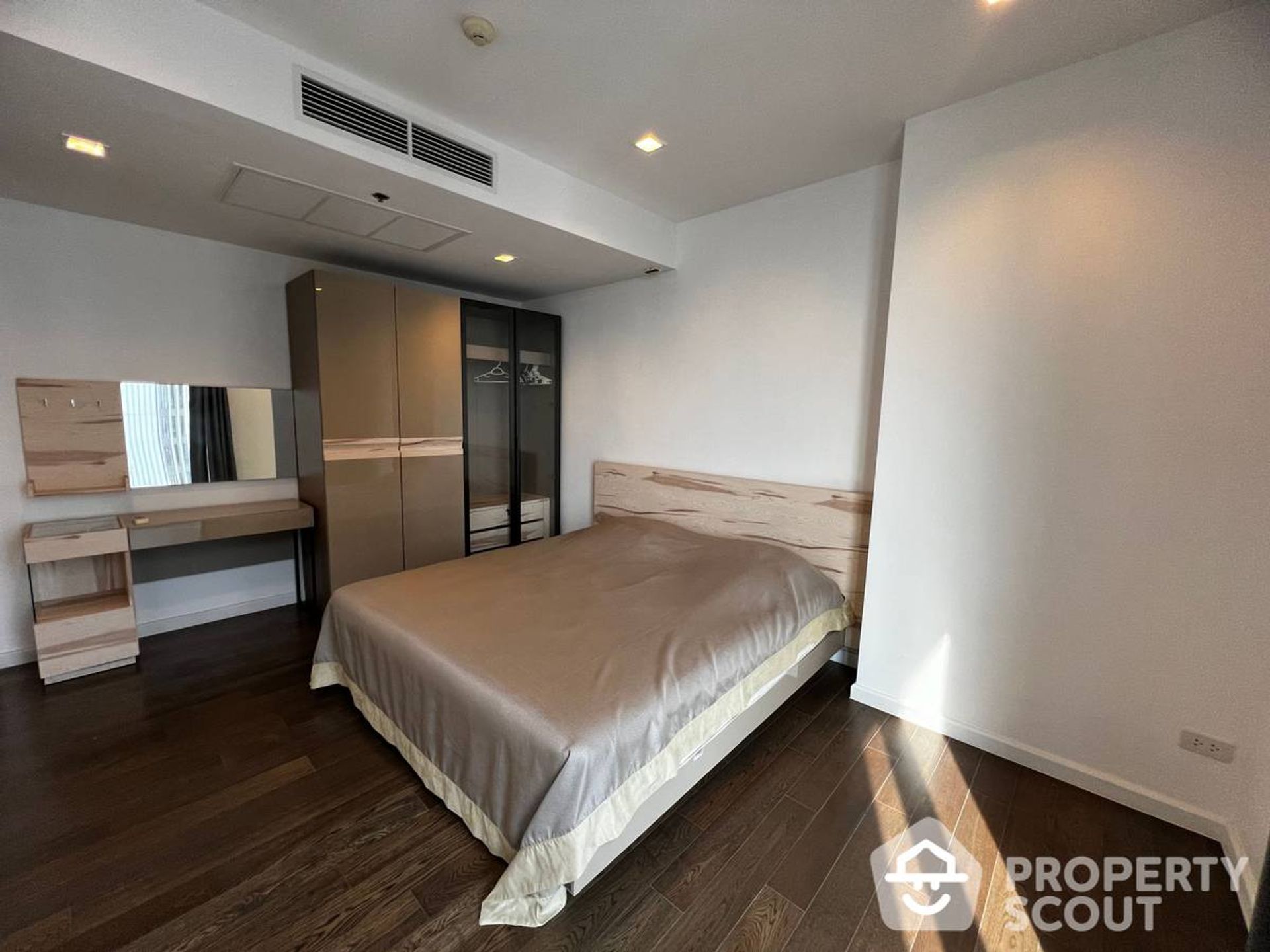 Condominium in Sathon, Krung Thep Maha Nakhon 11939391