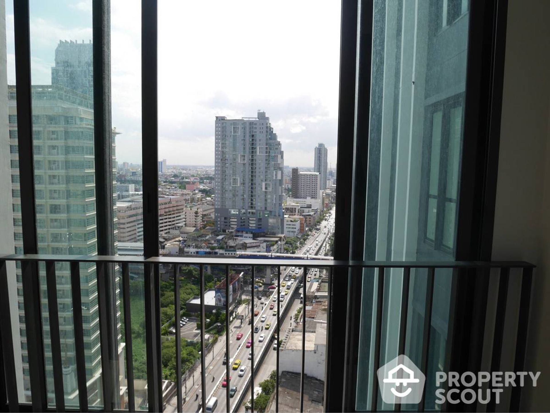 Condominium in Ratchathewi, Krung Thep Maha Nakhon 11939485