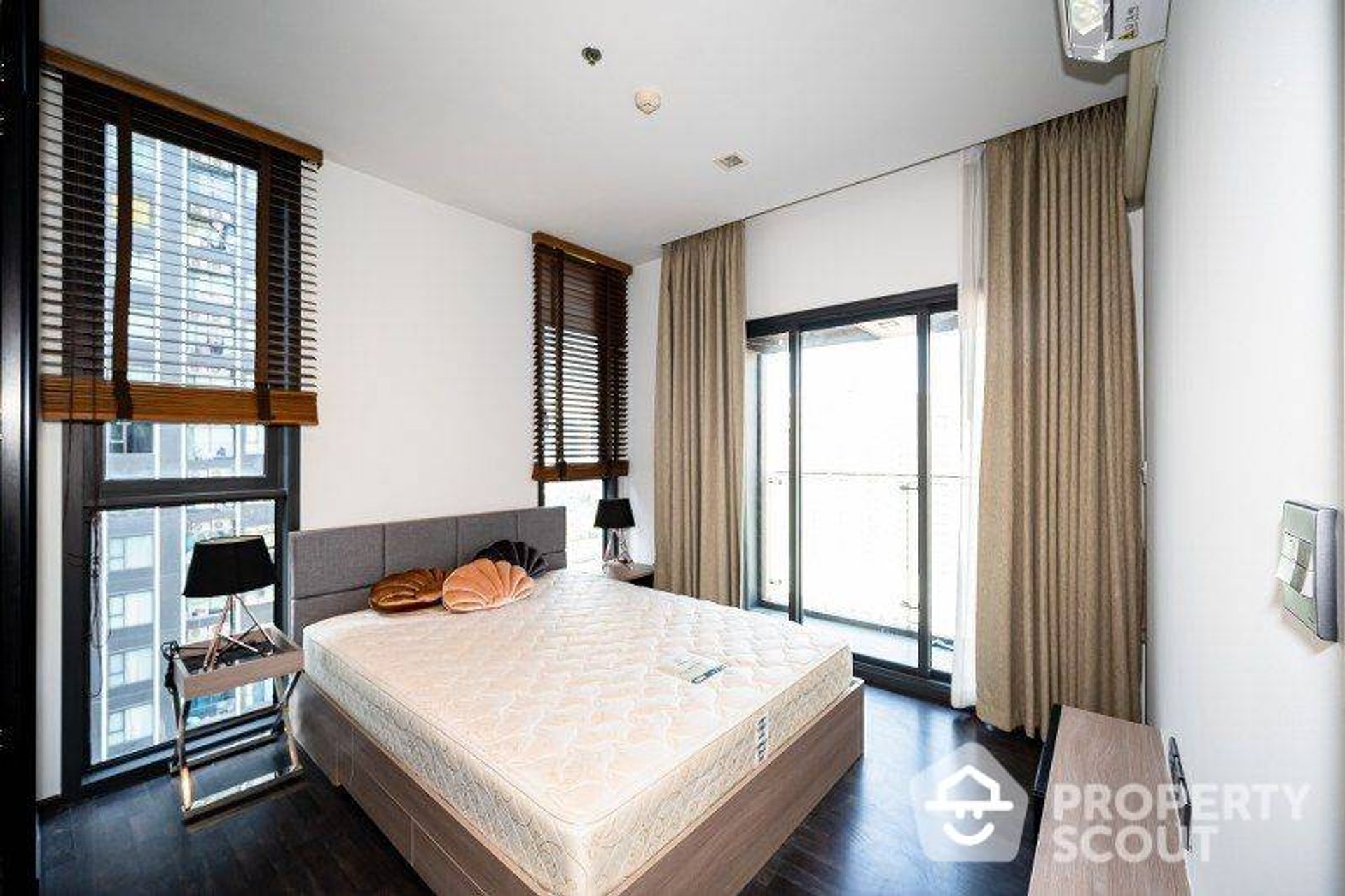 Condominium in Ban Na Lied, Krung Thep Maha Nakhon 11939520