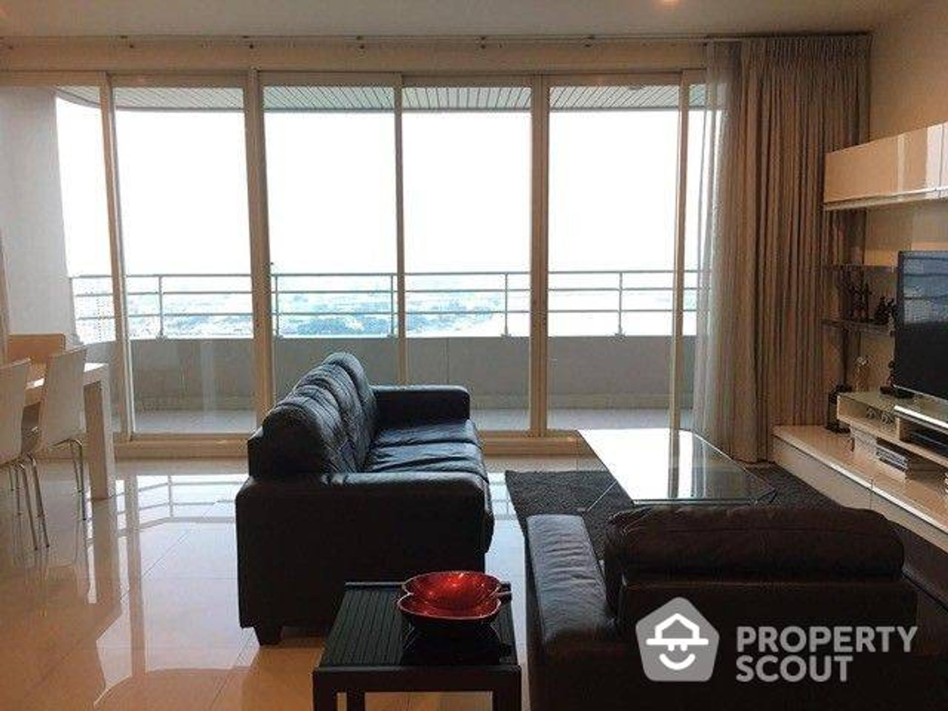 Condominium in Godown, Krung Thep Maha Nakhon 11939694