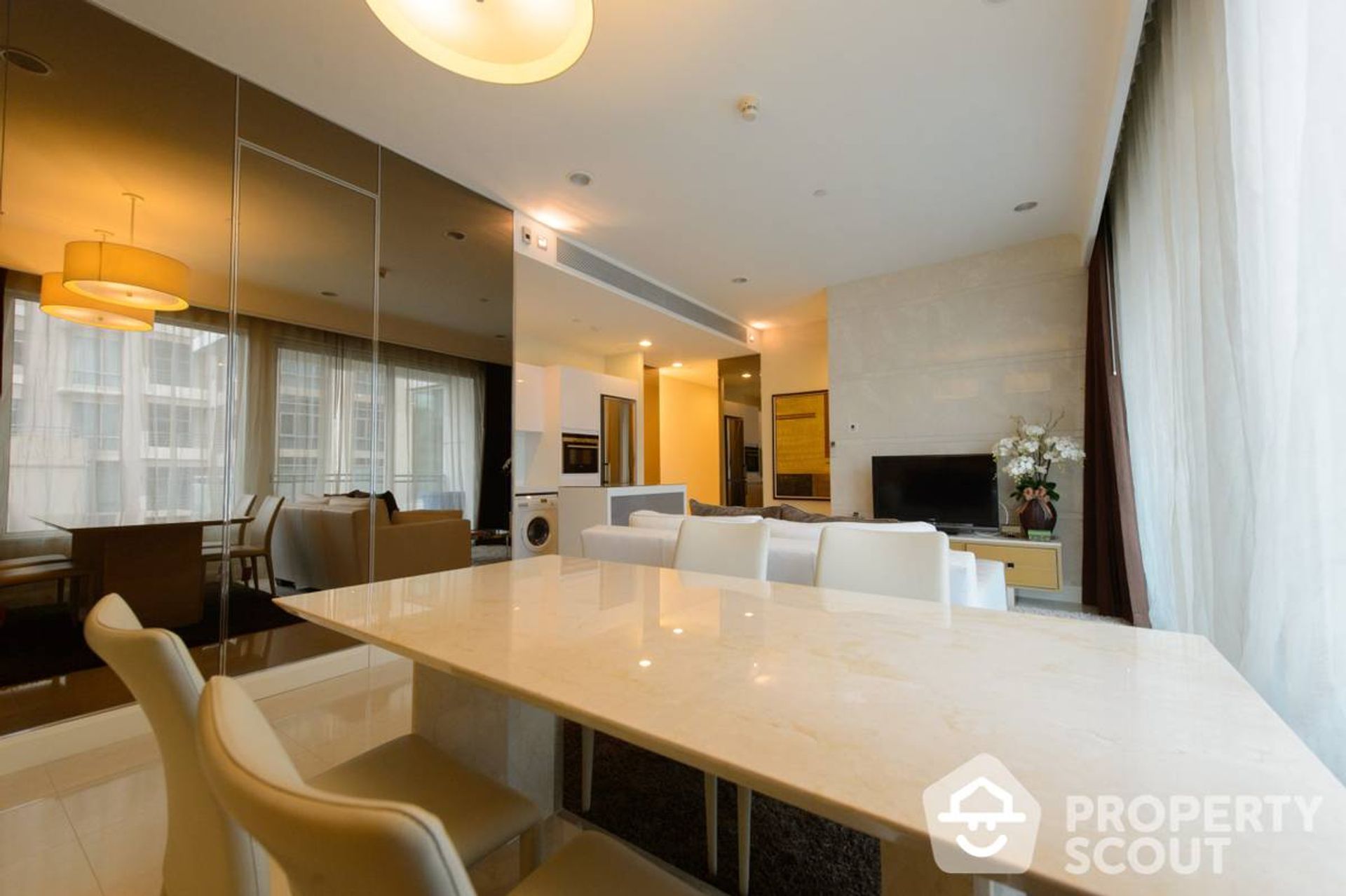 Condominium in Pathum Wan, Krung Thep Maha Nakhon 11939877