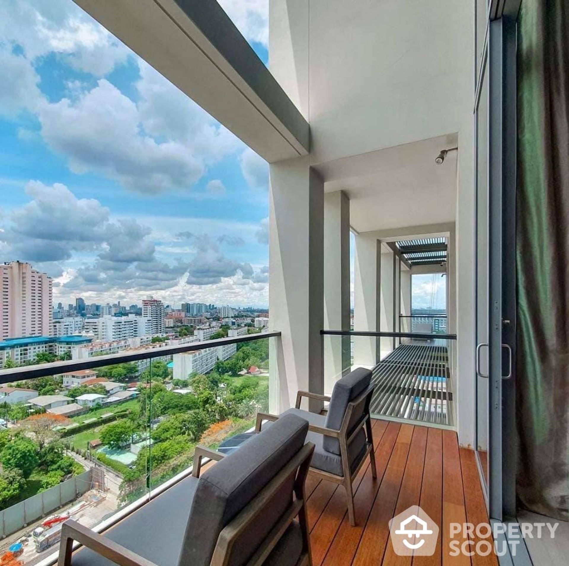 Osakehuoneisto sisään Sathon, Krung Thep Maha Nakhon 11940247