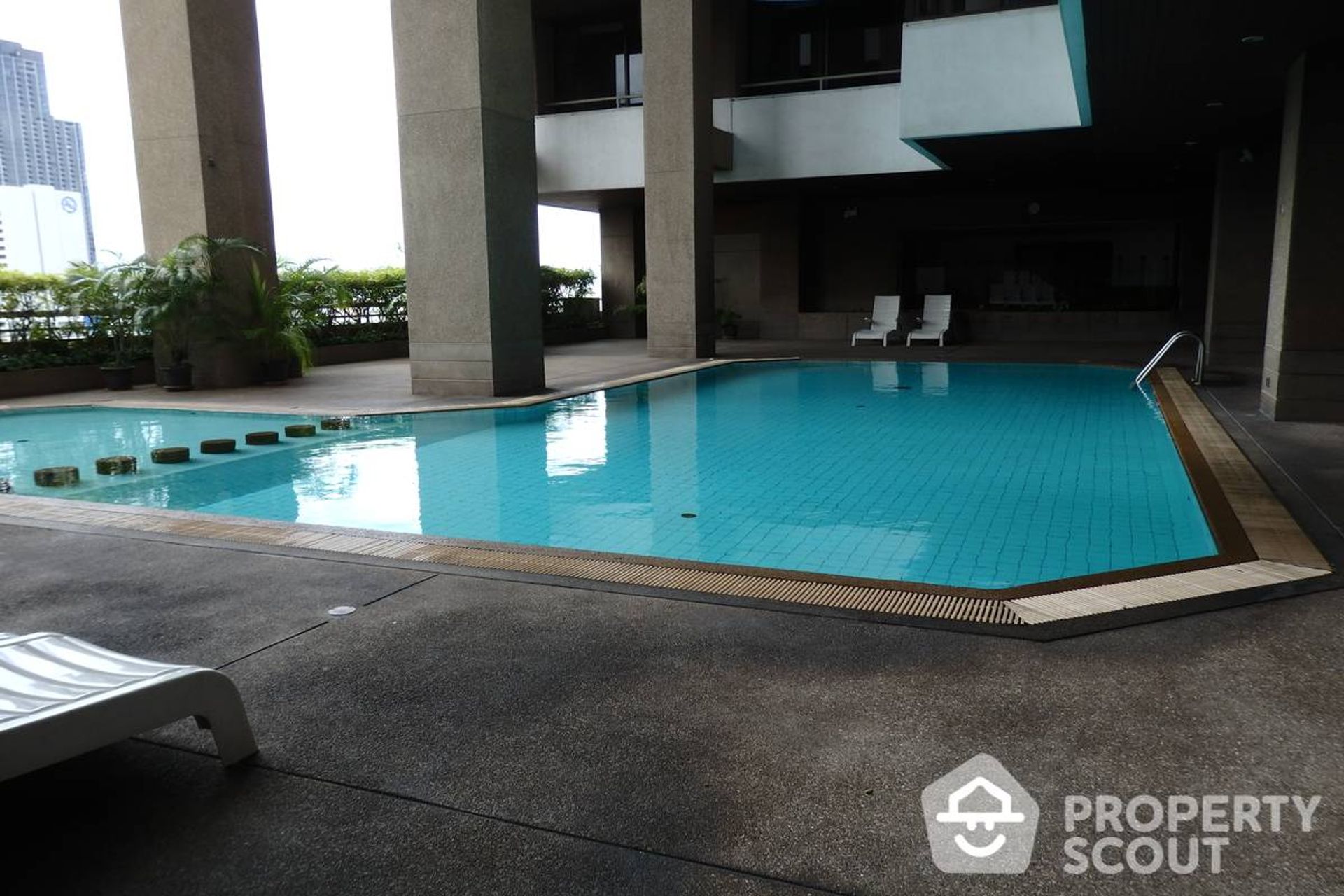 Condominium in Ban Na Lied, Krung Thep Maha Nakhon 11940322