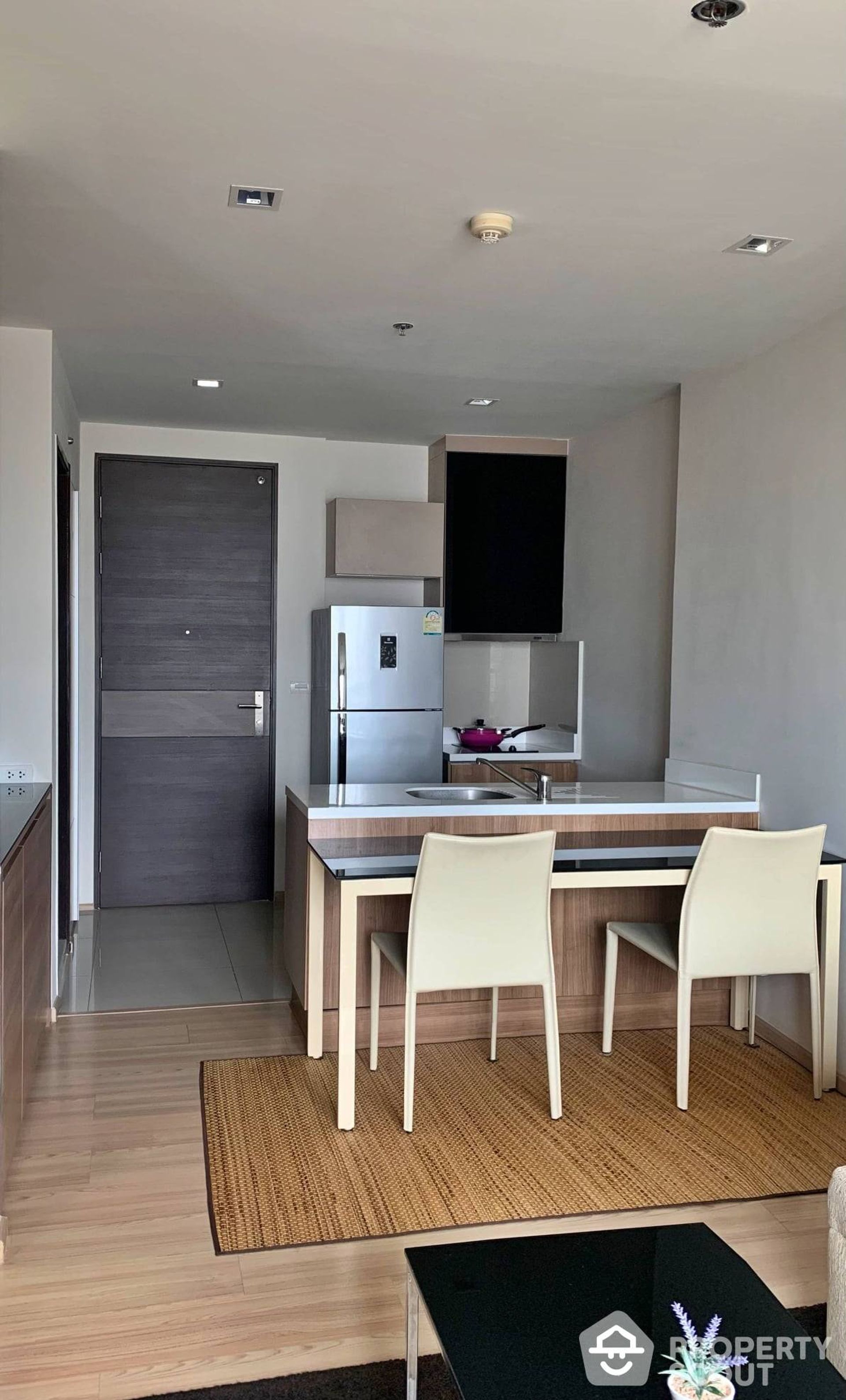 Condominium in Sathon, Krung Thep Maha Nakhon 11940414