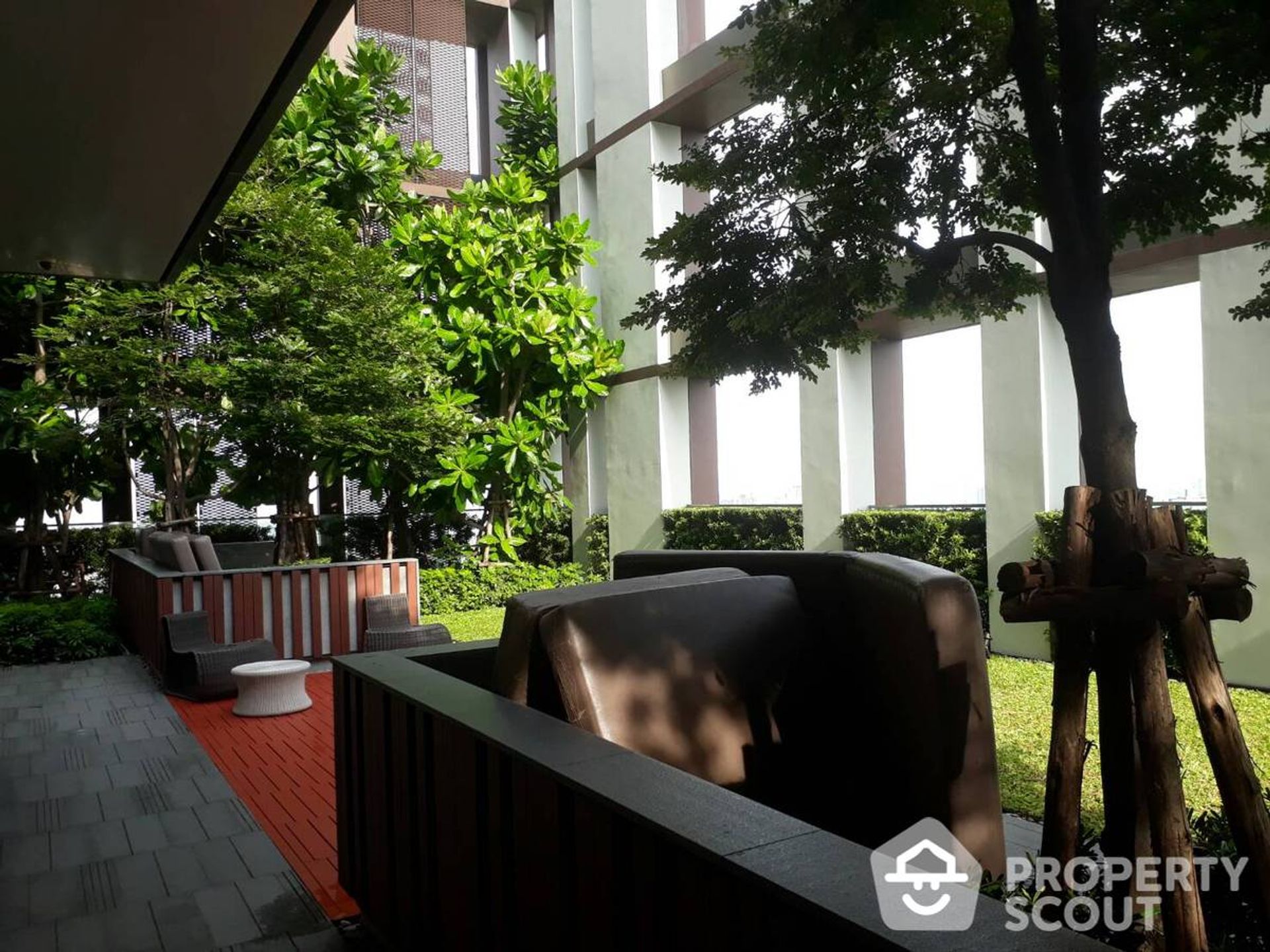 Condominium in Khlong Toei, Krung Thep Maha Nakhon 11941116