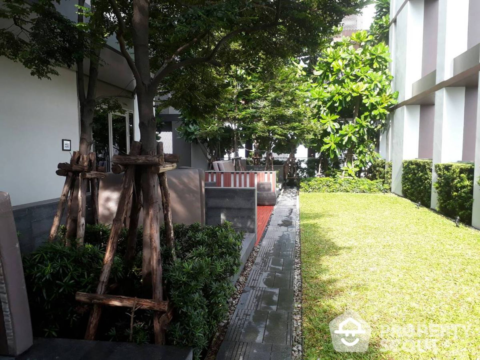 Condominium in Khlong Toei, Krung Thep Maha Nakhon 11941116