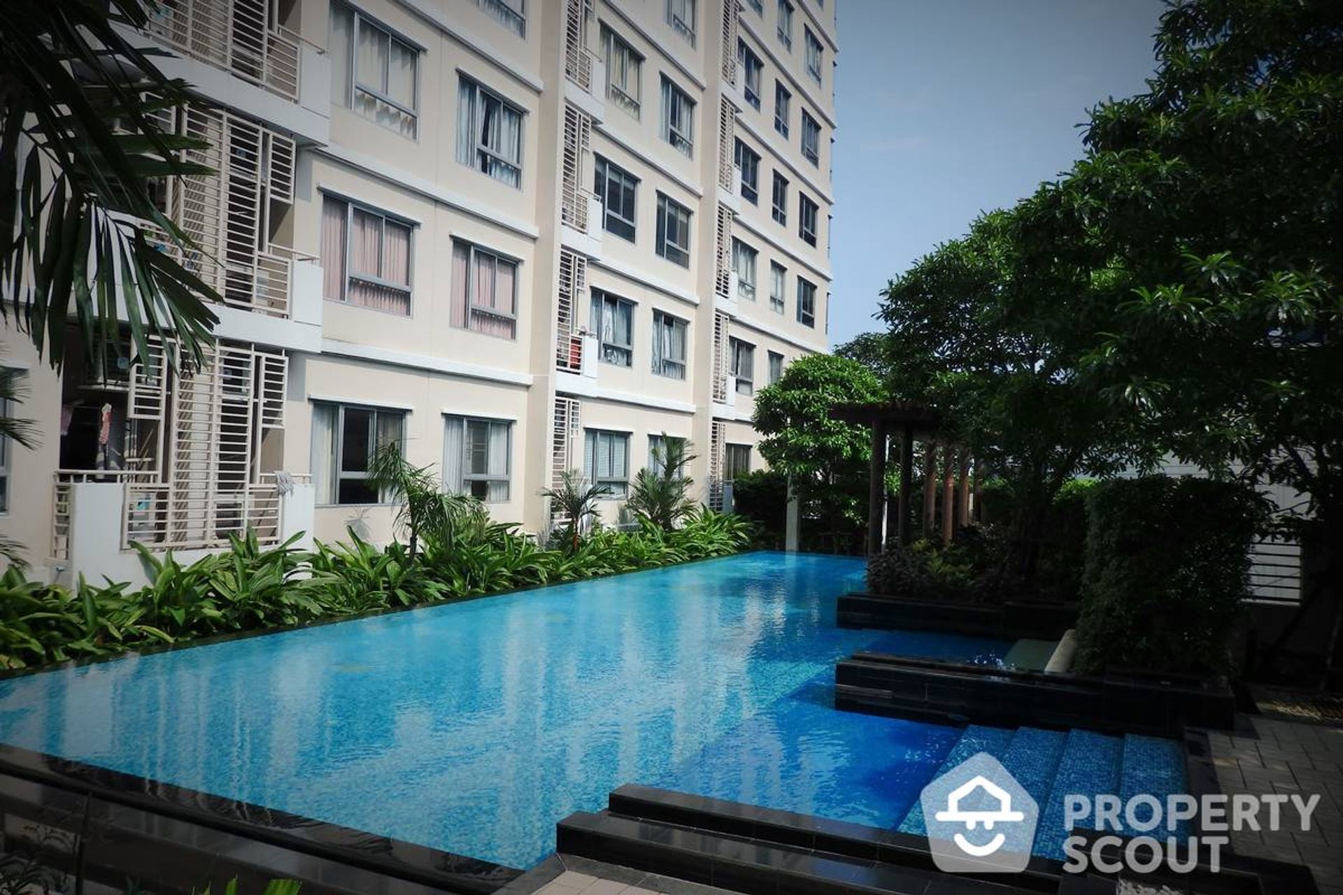 Condominio en Khlong Toei, Krung Thep Maha Nakhon 11941340