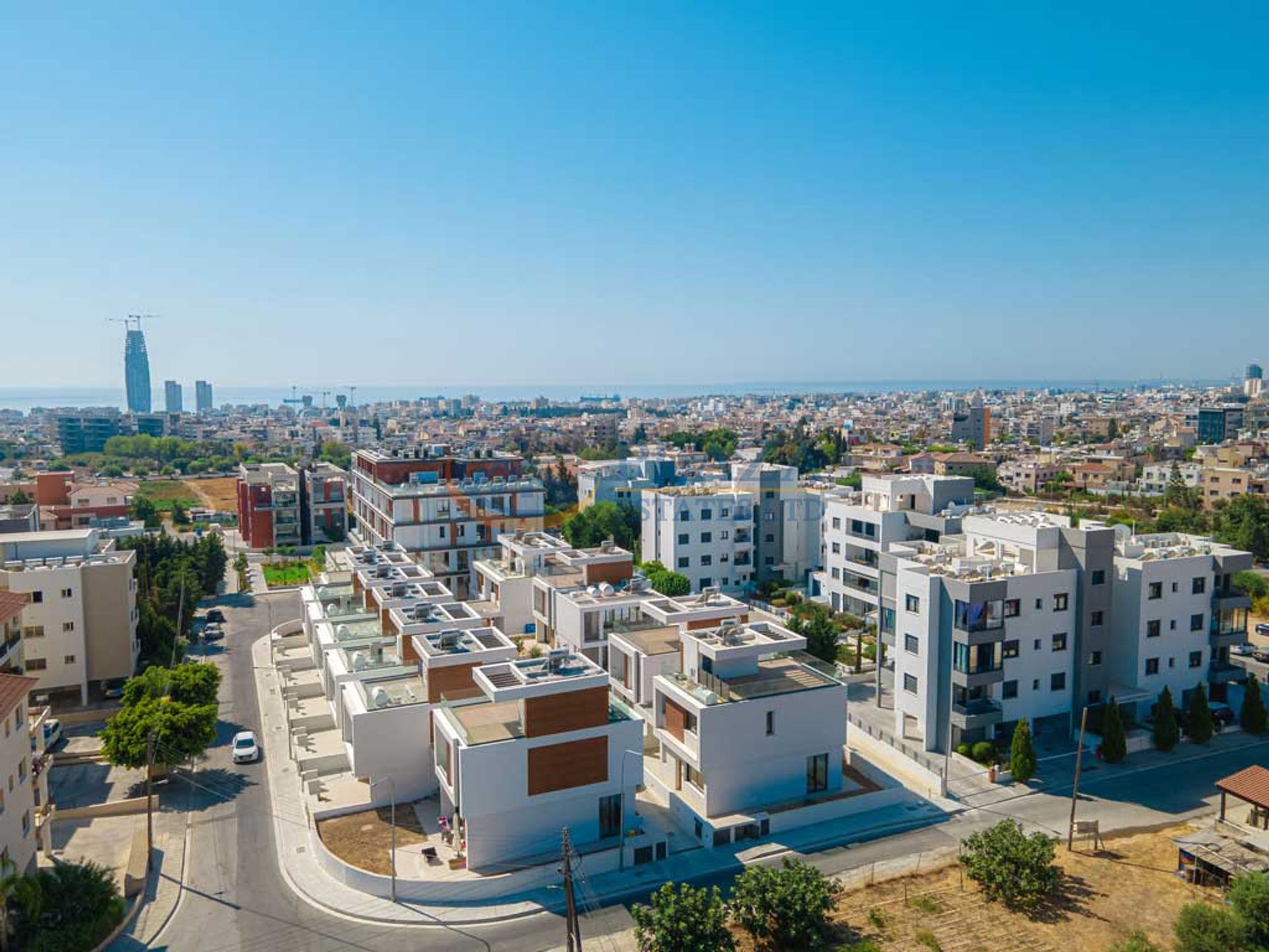 Condominium in Mesa Geitonia, Limassol 11947259