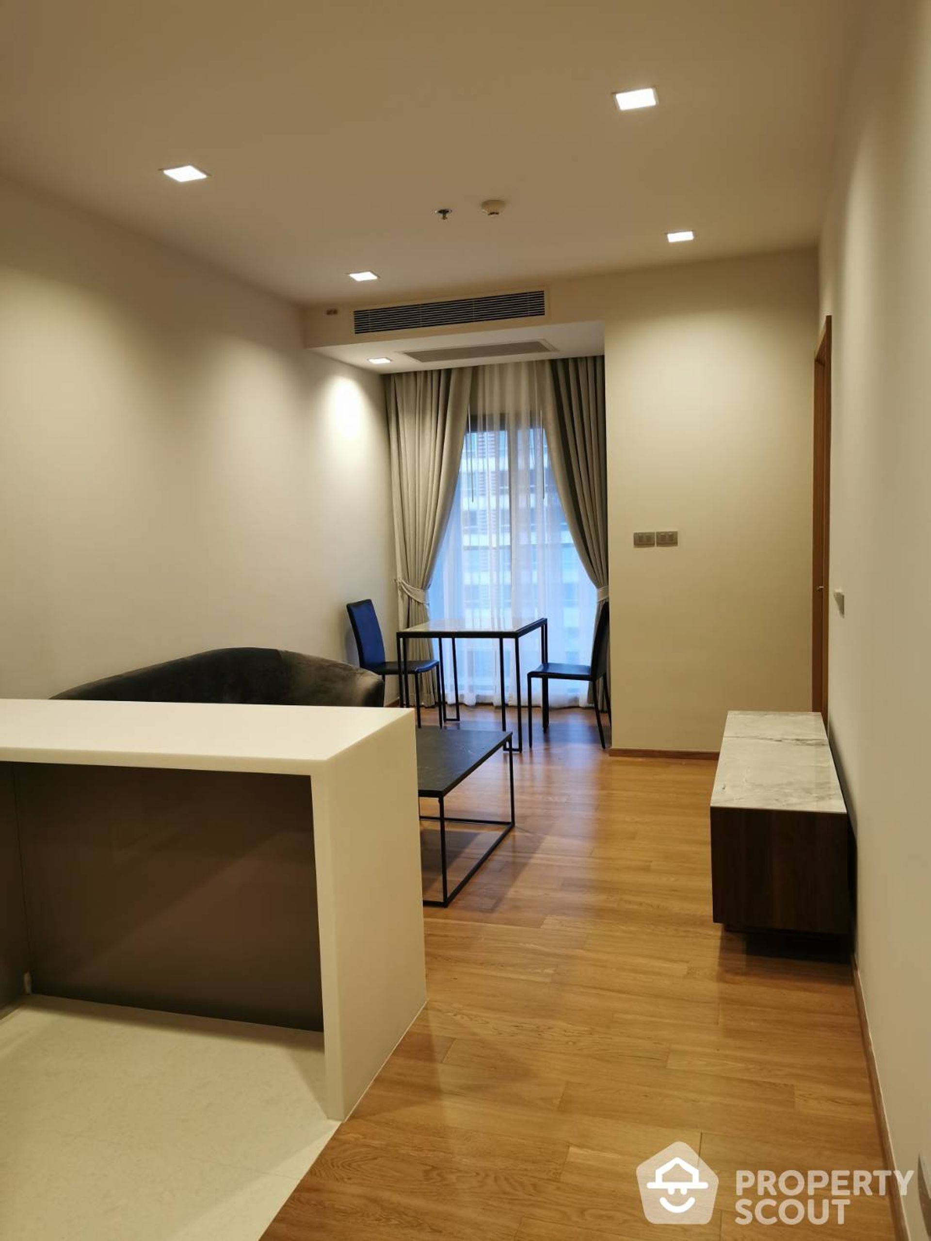 Condominium in Ban Na Song, Krung Thep Maha Nakhon 11948042