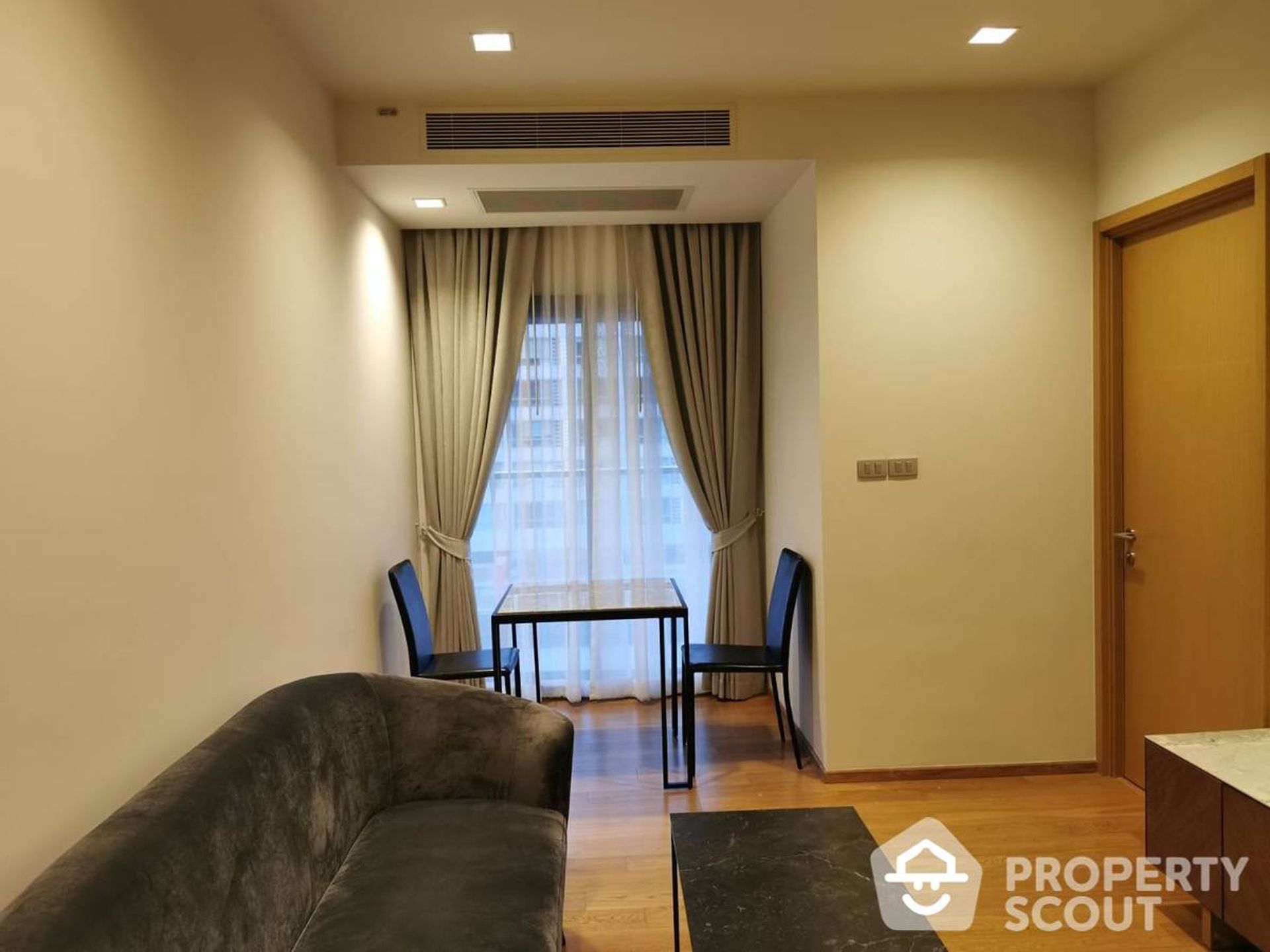 Condominium in Ban Na Song, Krung Thep Maha Nakhon 11948042