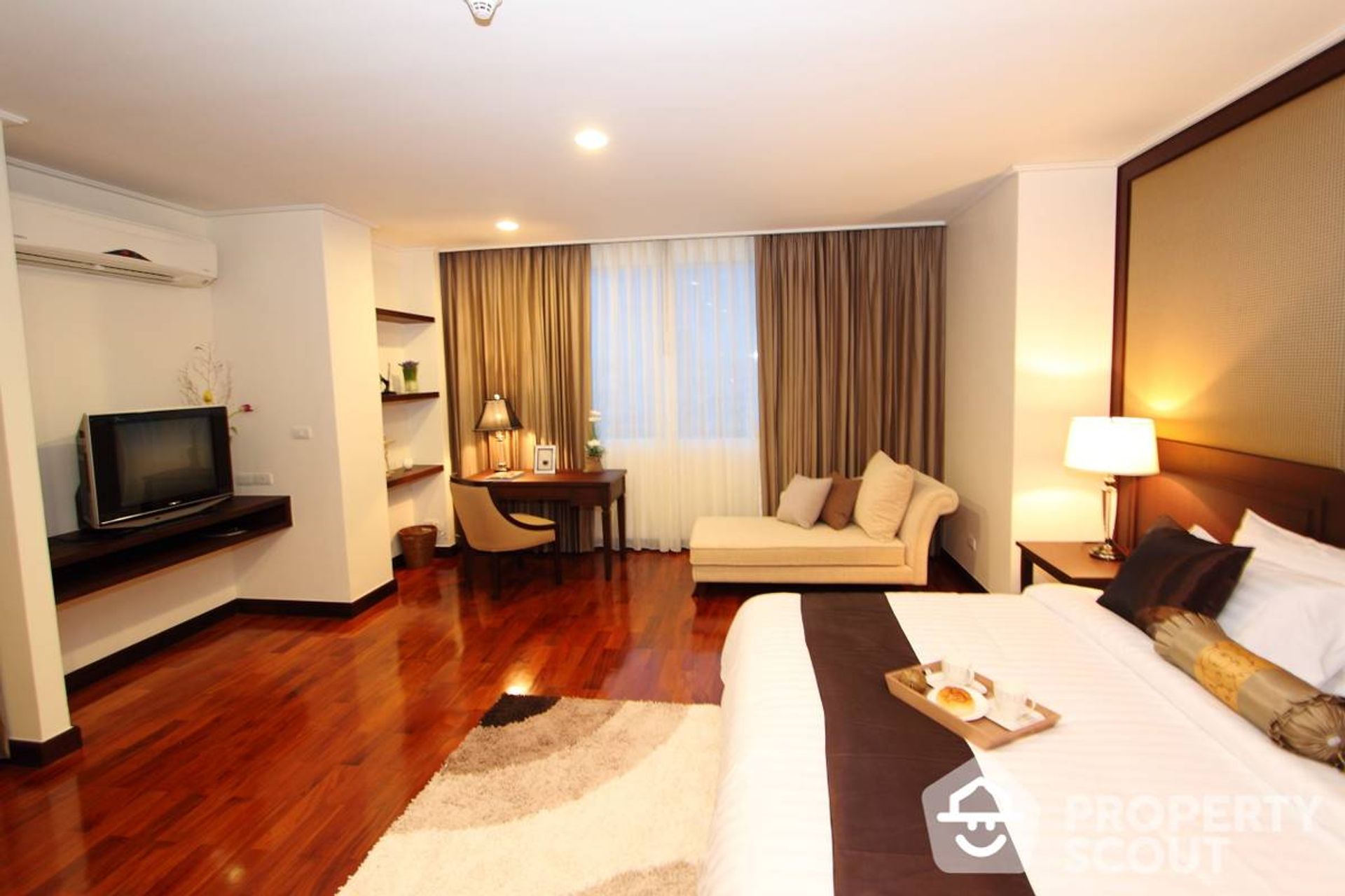 Condominium in Watthana, Krung Thep Maha Nakhon 11948426