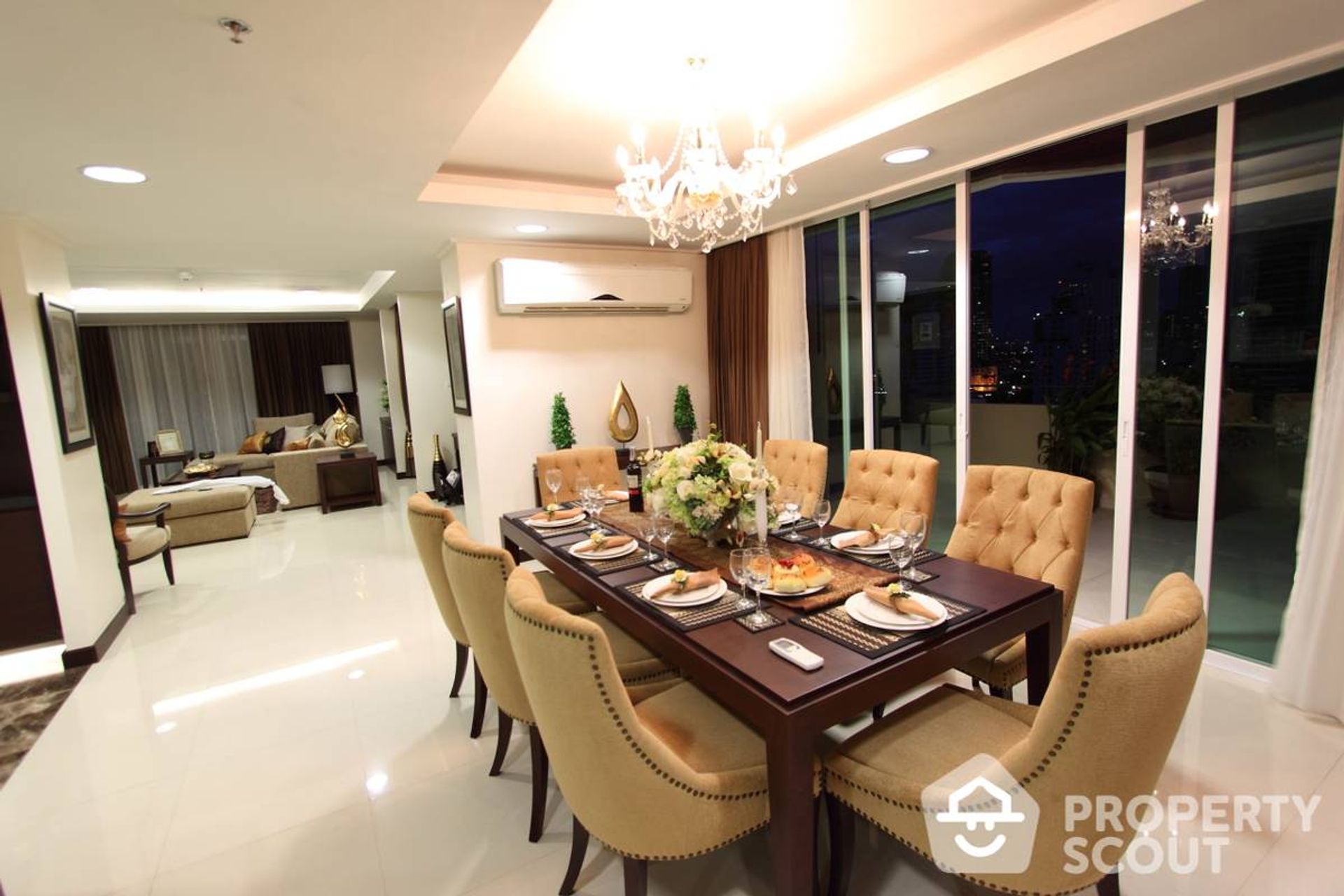 Condominium in Watthana, Krung Thep Maha Nakhon 11948426