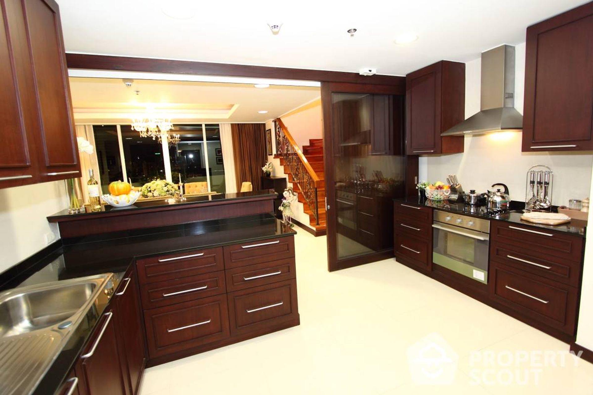 Condominium in Watthana, Krung Thep Maha Nakhon 11948426