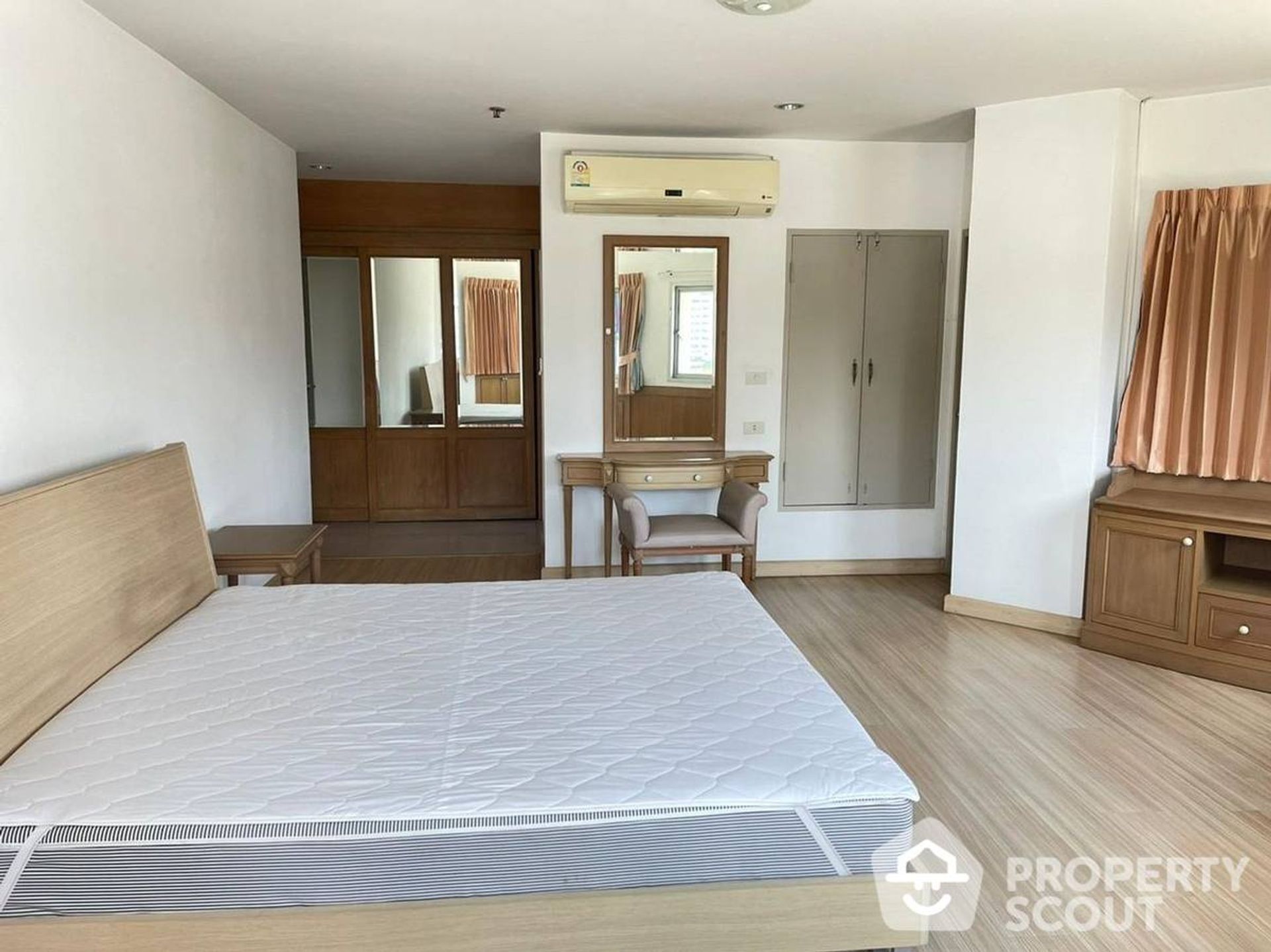 Condominium dans Khlong Toei, Krung Thep Maha Nakhon 11948495