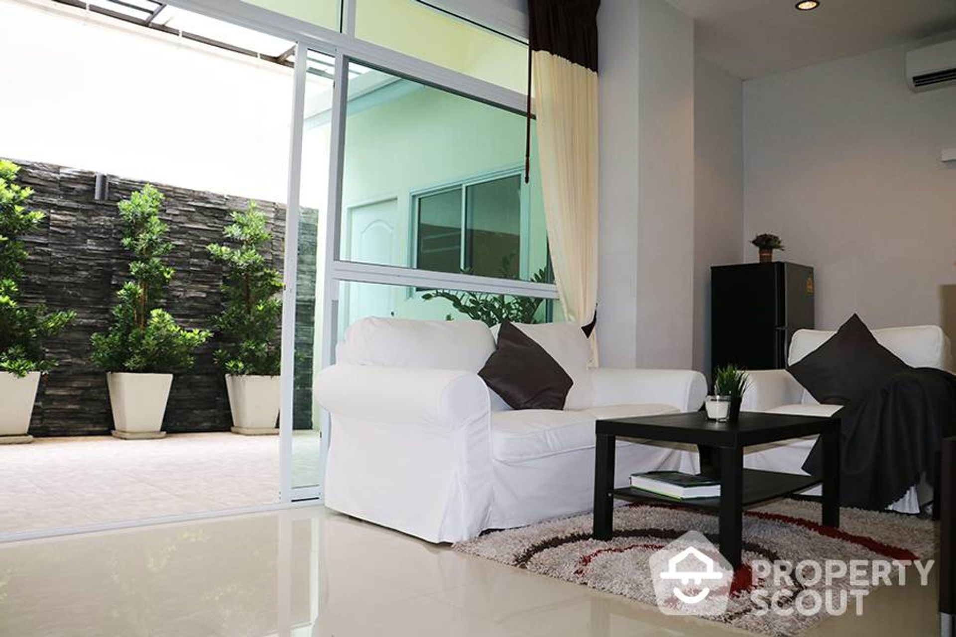 Condominium in Watthana, Krung Thep Maha Nakhon 11949205