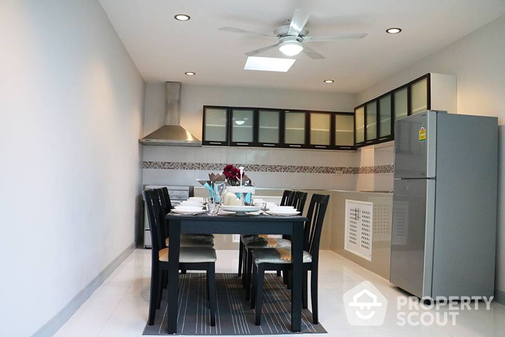 Condominium in Watthana, Krung Thep Maha Nakhon 11949205