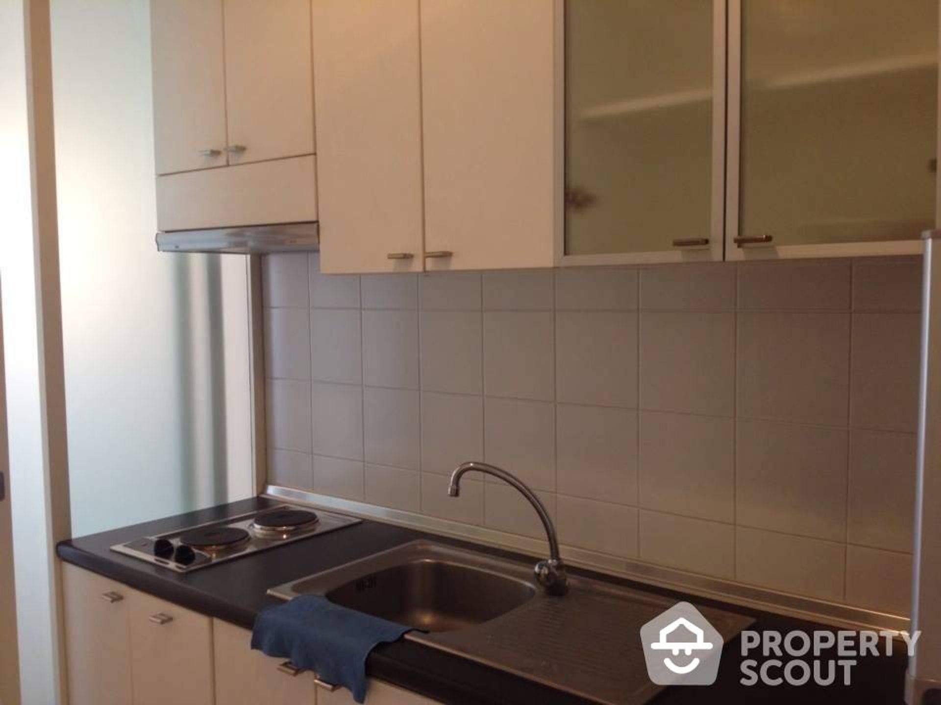 Condominium in Sathon, Krung Thep Maha Nakhon 11949393