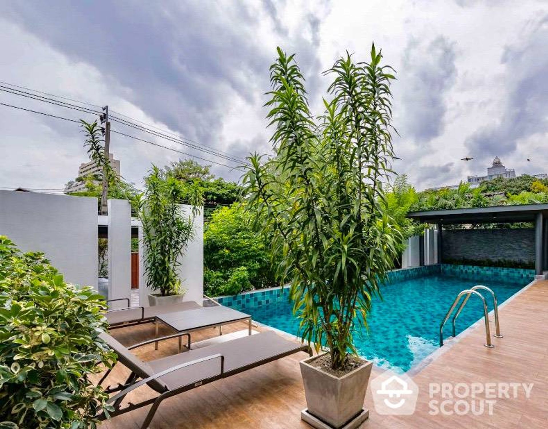 Condominium in Phra Khanong, Krung Thep Maha Nakhon 11950690