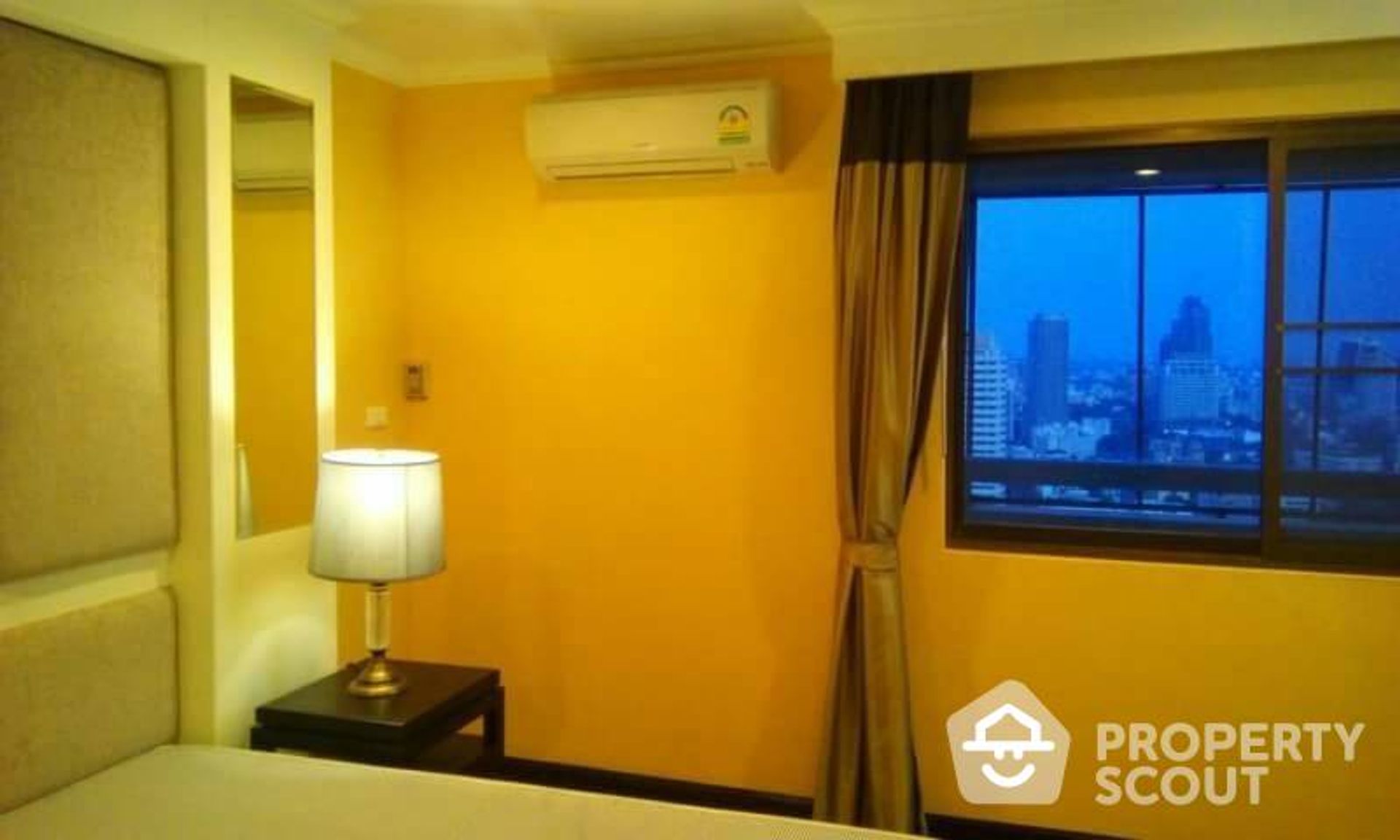 Condominium in Watthana, Krung Thep Maha Nakhon 11950950