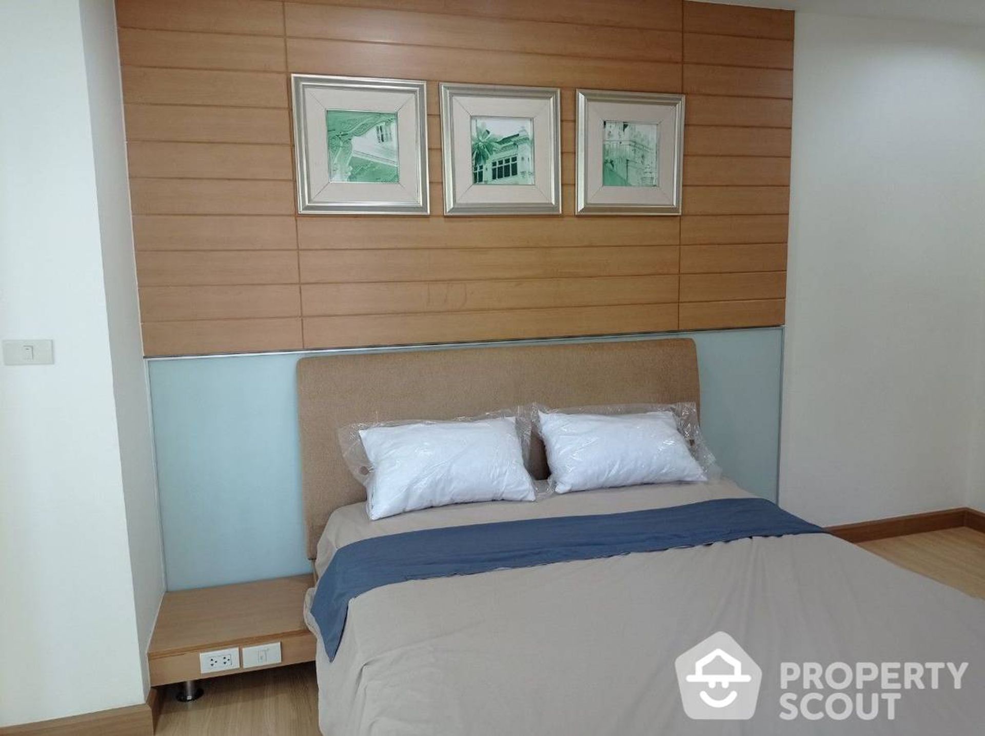 Condominium in Bang Rak, Krung Thep Maha Nakhon 11951211