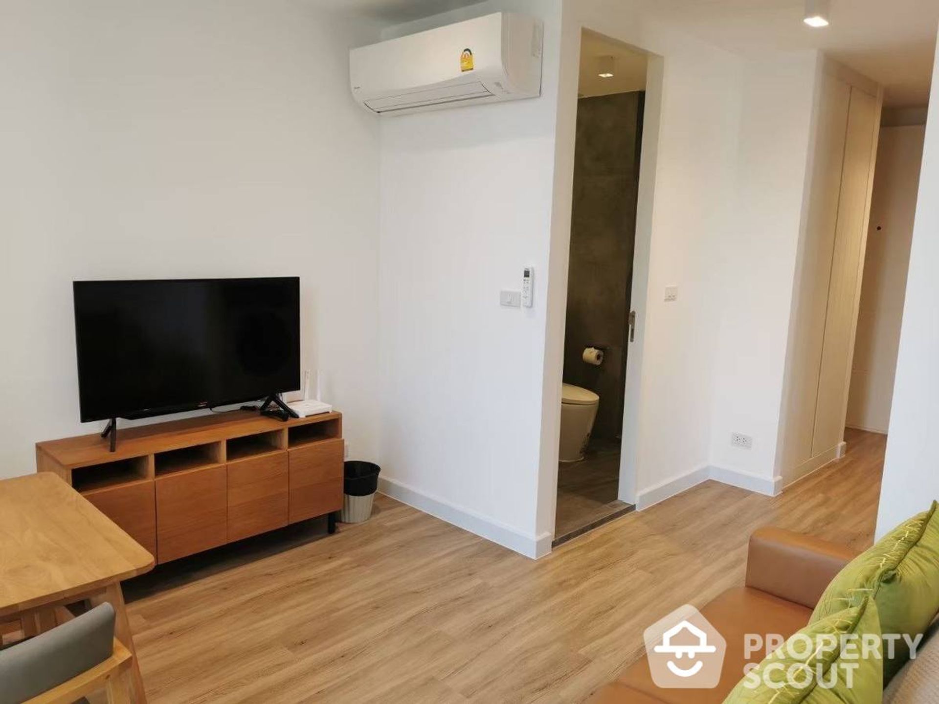 Condominium in Phaya Thai, Krung Thep Maha Nakhon 11951395