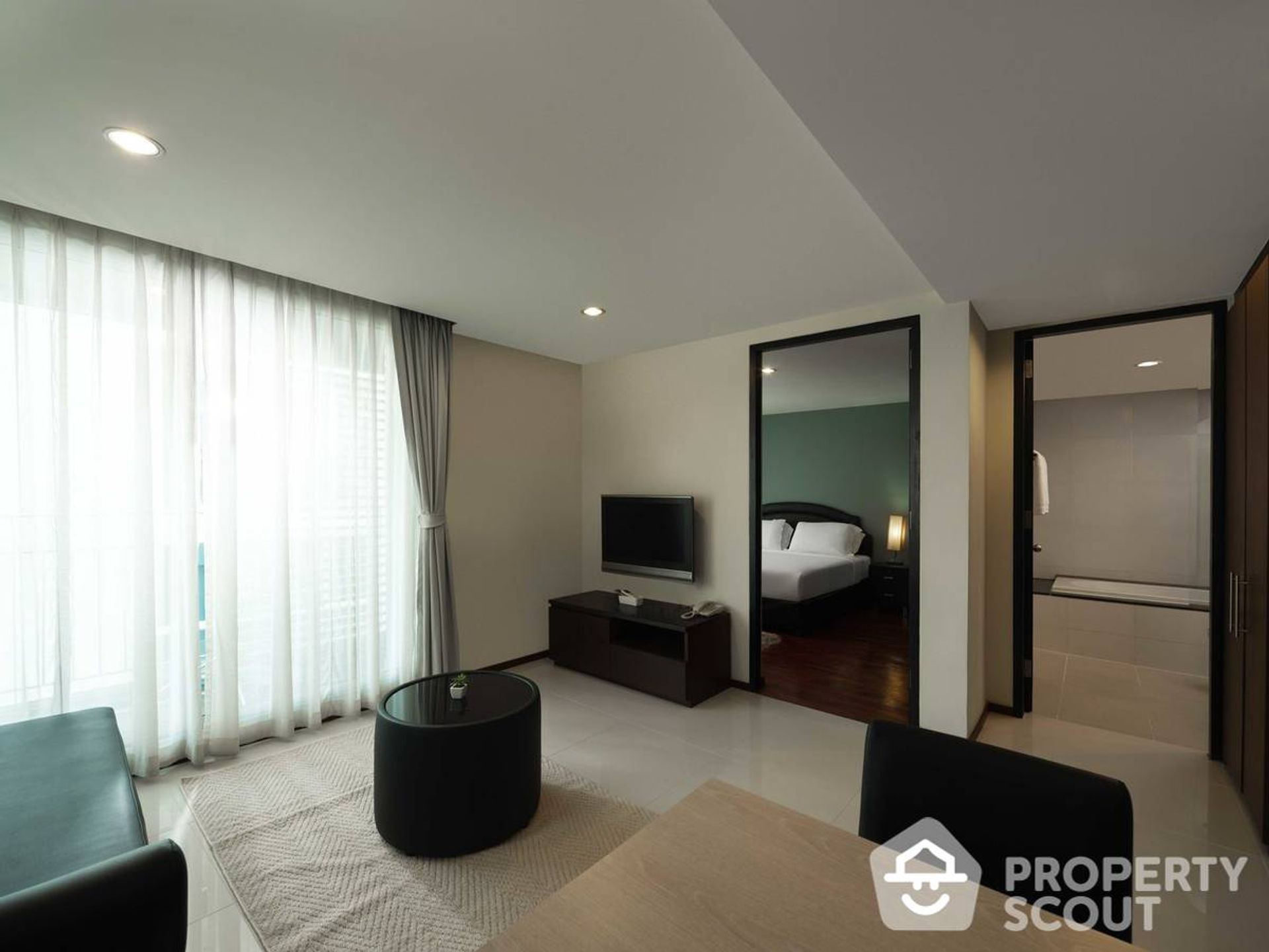 Condominium in Bang Rak, Krung Thep Maha Nakhon 11951522