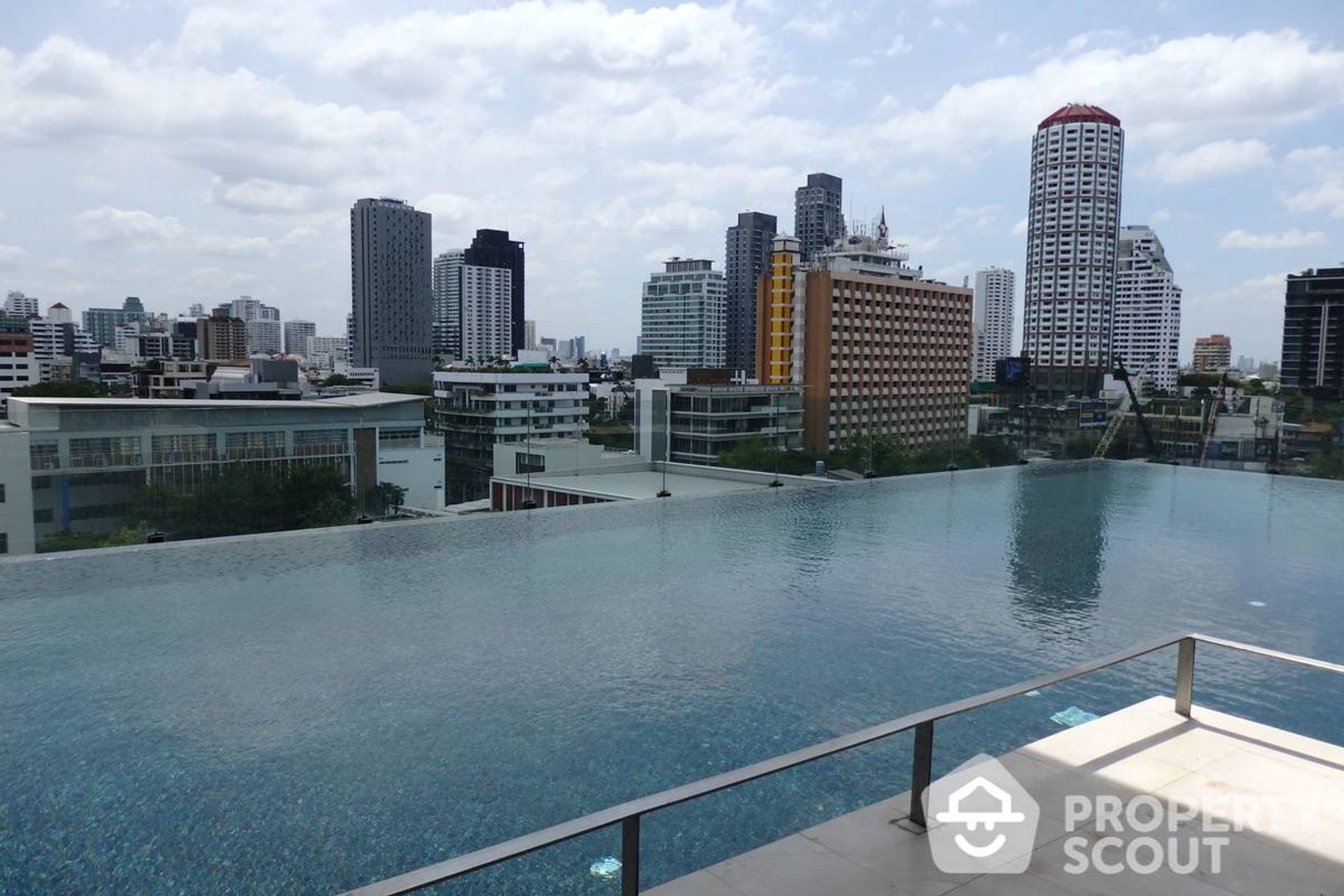 Condominio en Watthana, Krung Thep Maha Nakhon 11951582