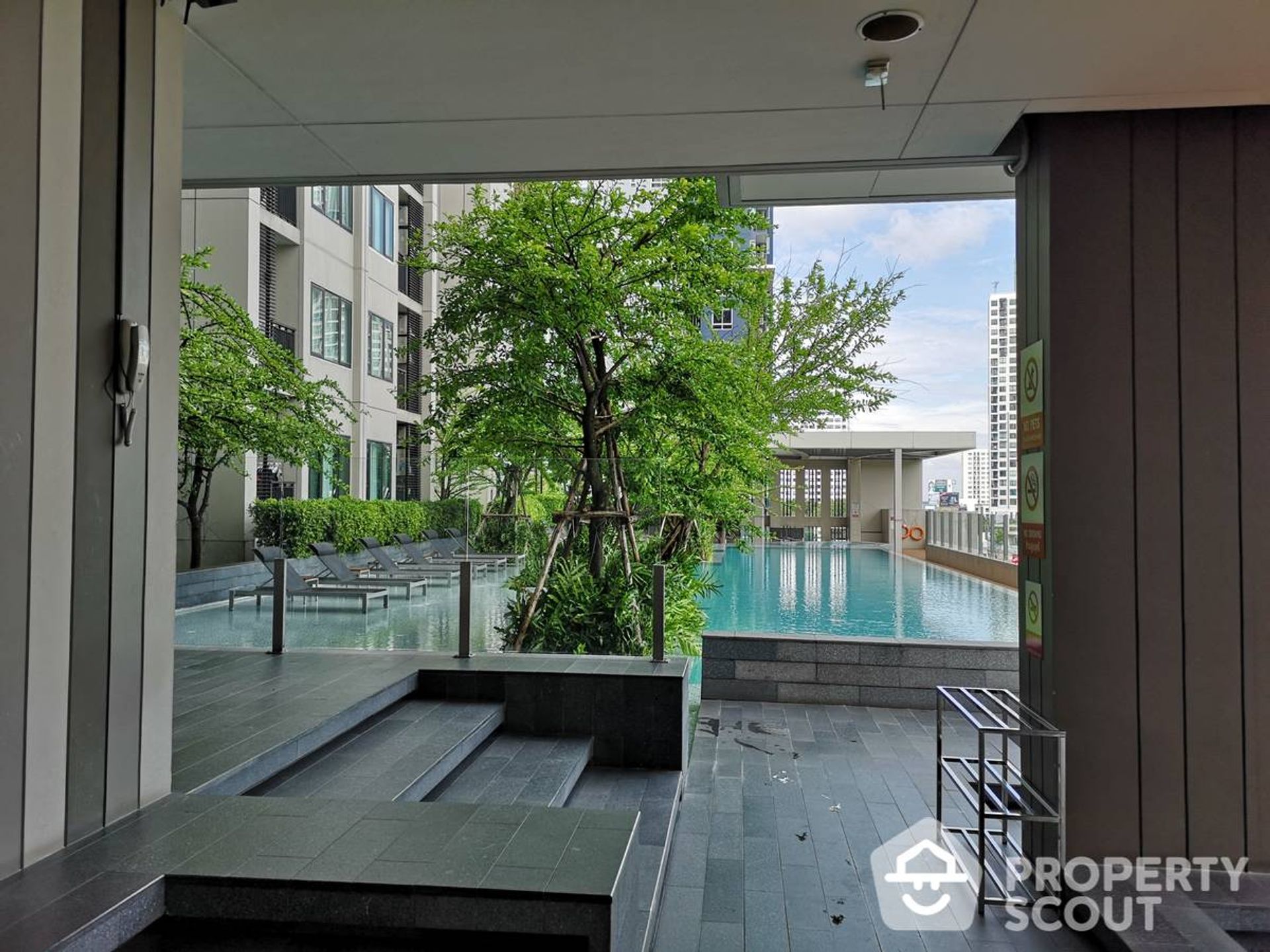 Condominio nel Phra Khanong, Krung Thep Maha Nakhon 11951612