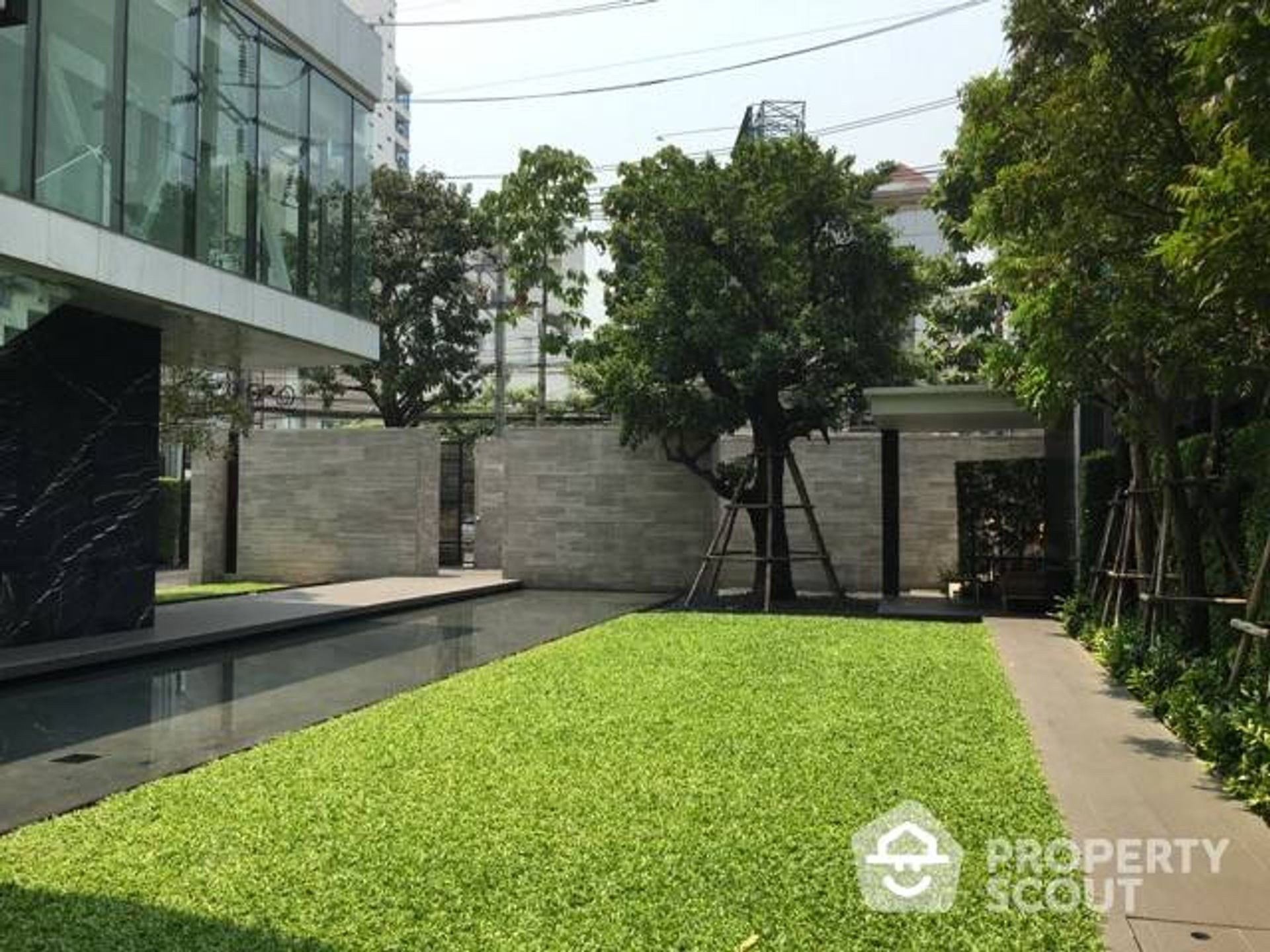 Condominium in Watthana, Krung Thep Maha Nakhon 11951752