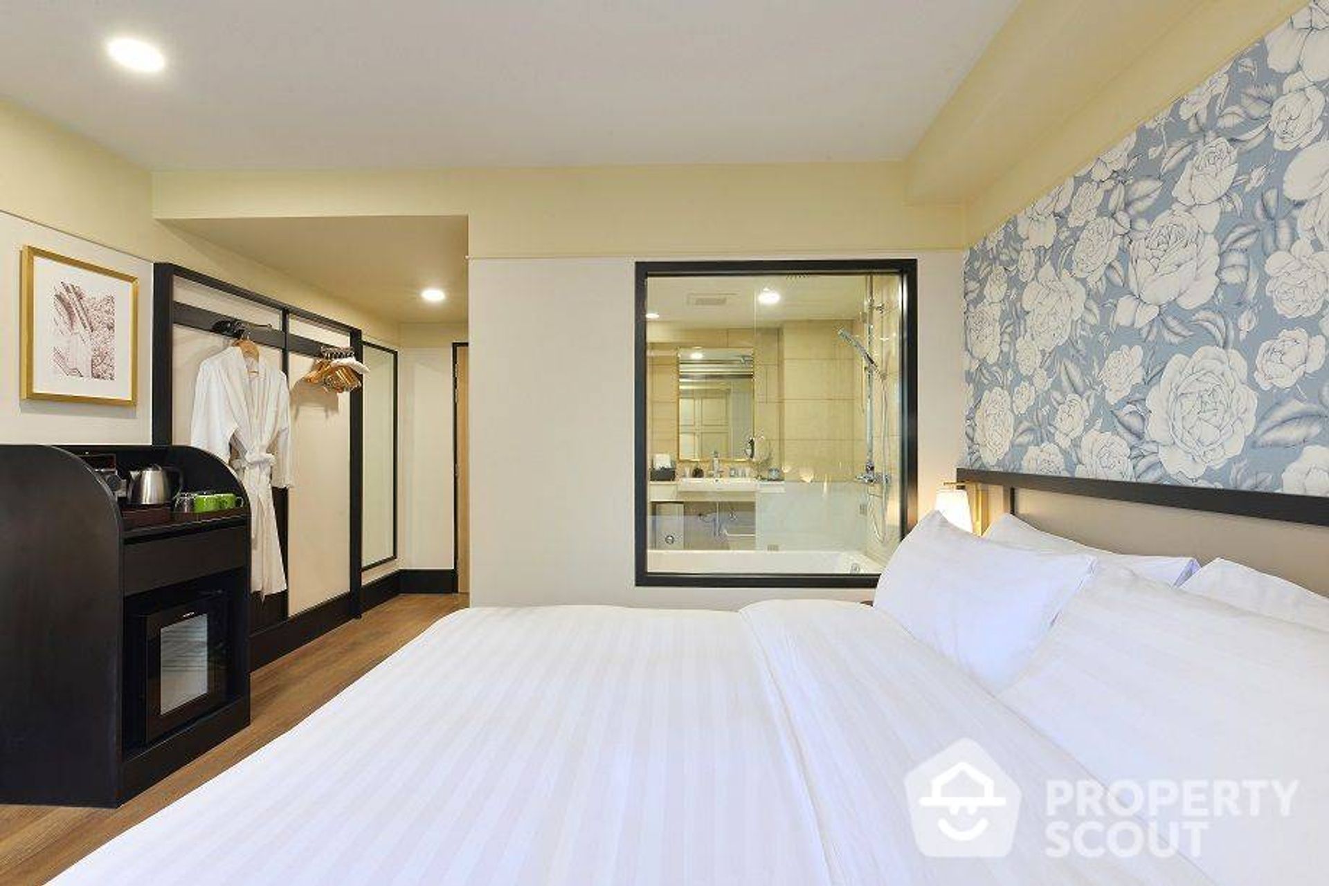 Condominium in Sathon, Krung Thep Maha Nakhon 11951802