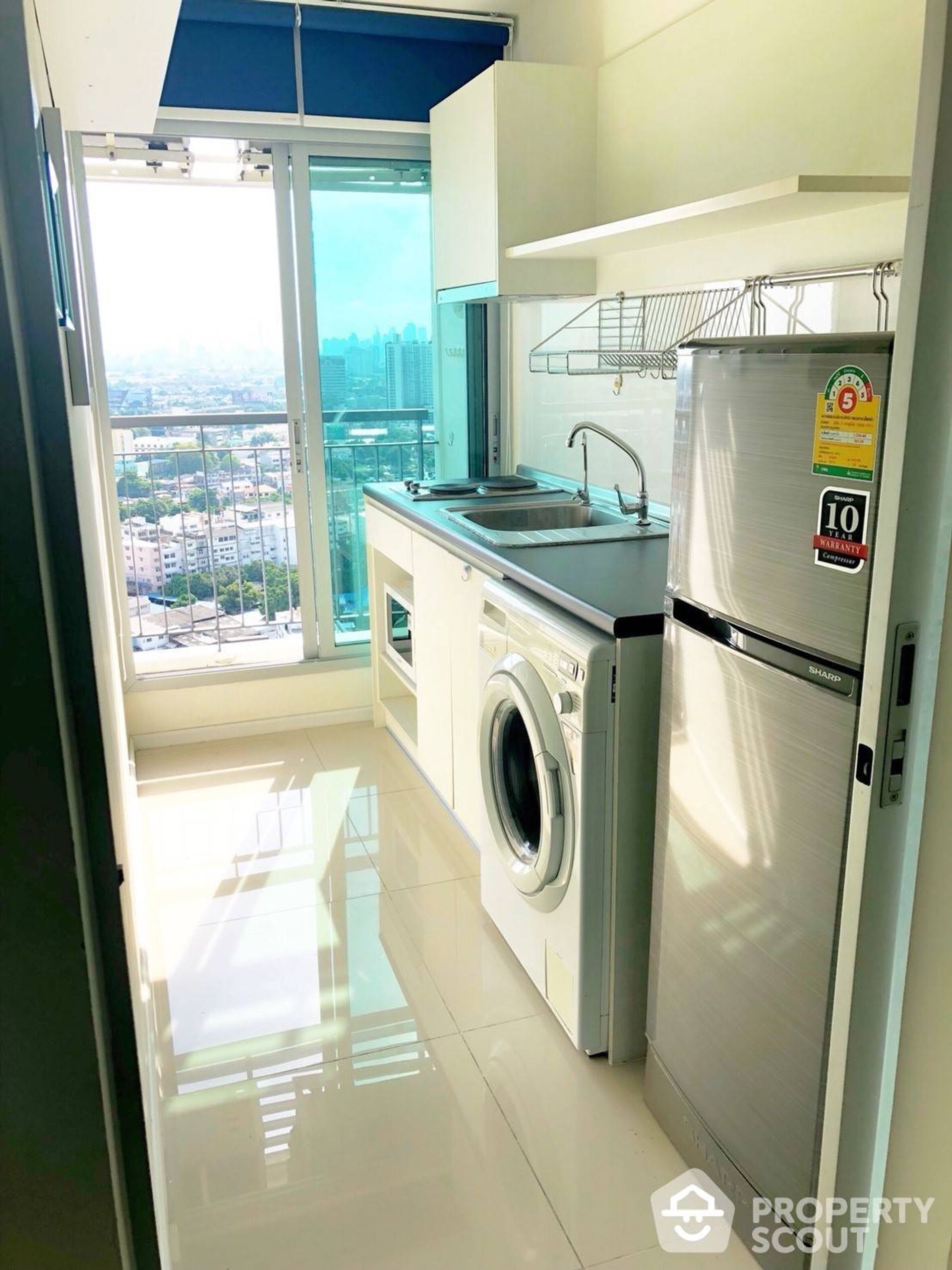 Condominium in Phra Khanong, Krung Thep Maha Nakhon 11952223